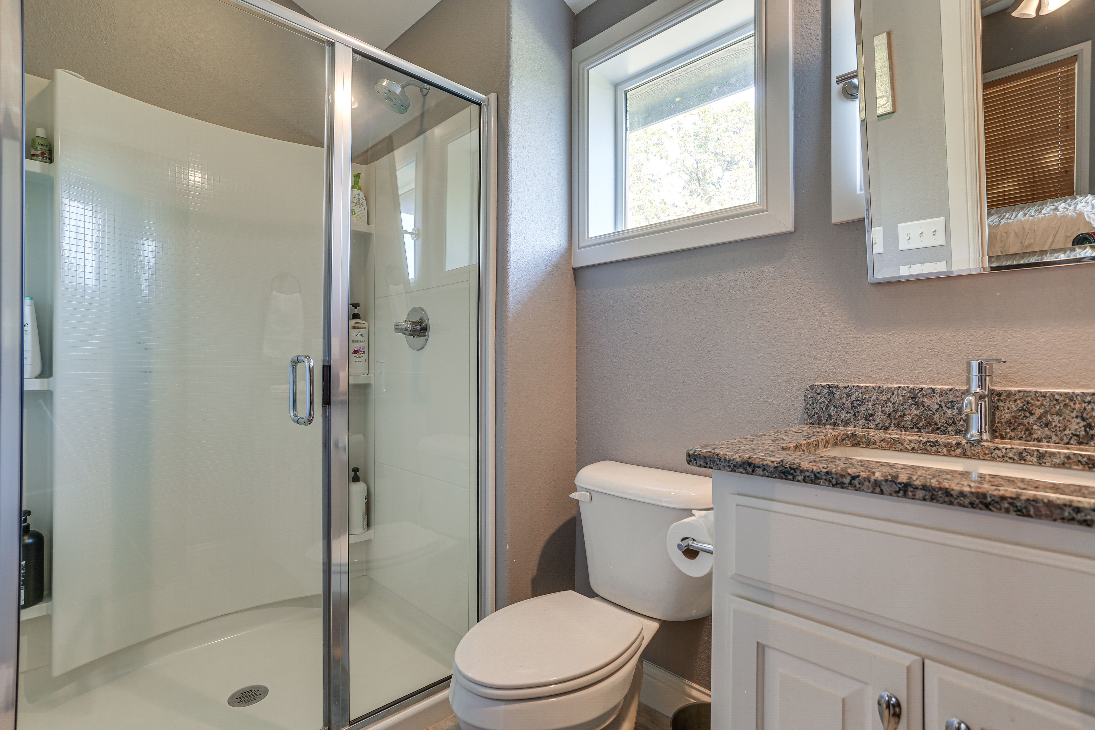 Full Bath | Complimentary Toiletries