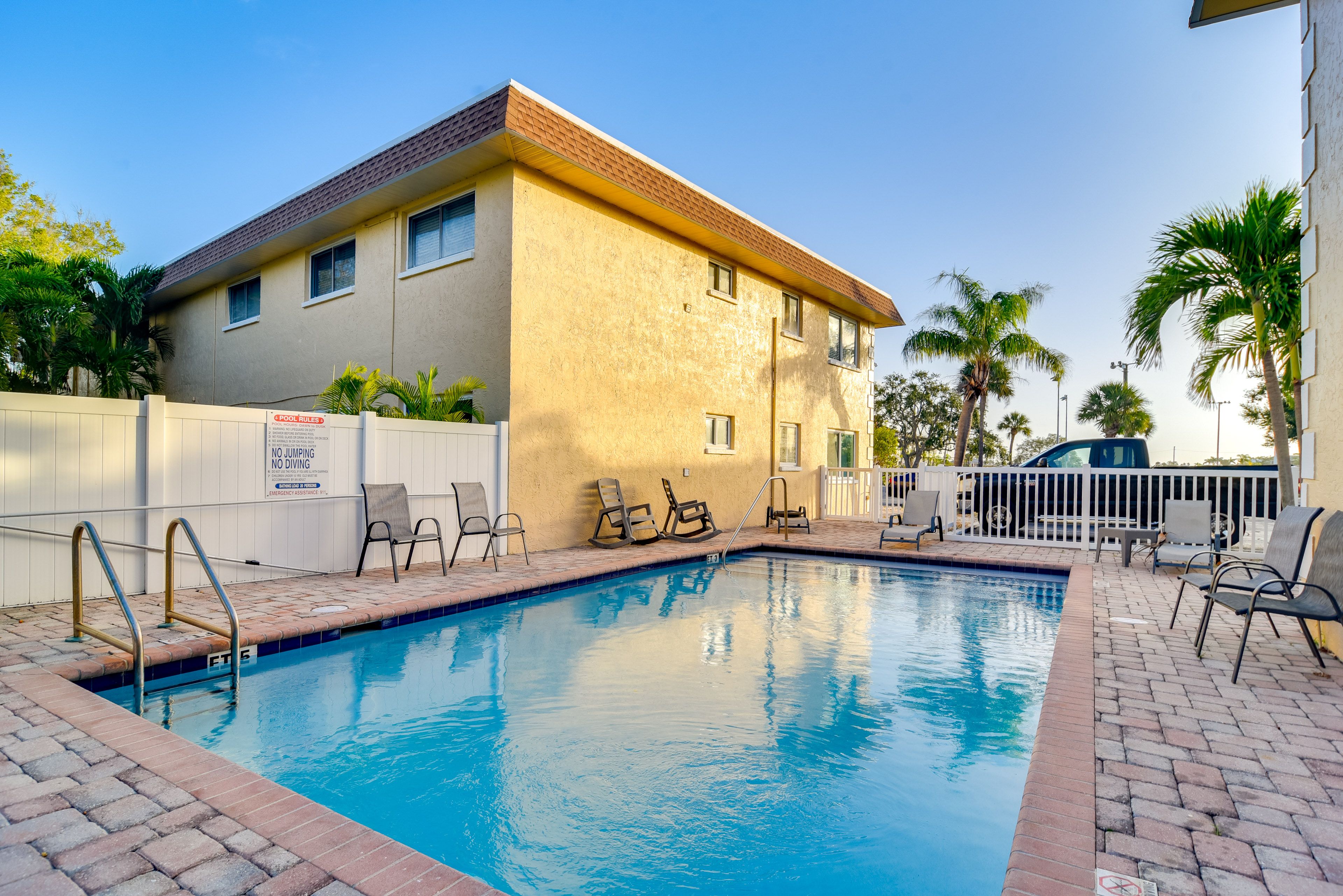 Parkside Condos | Community Pool