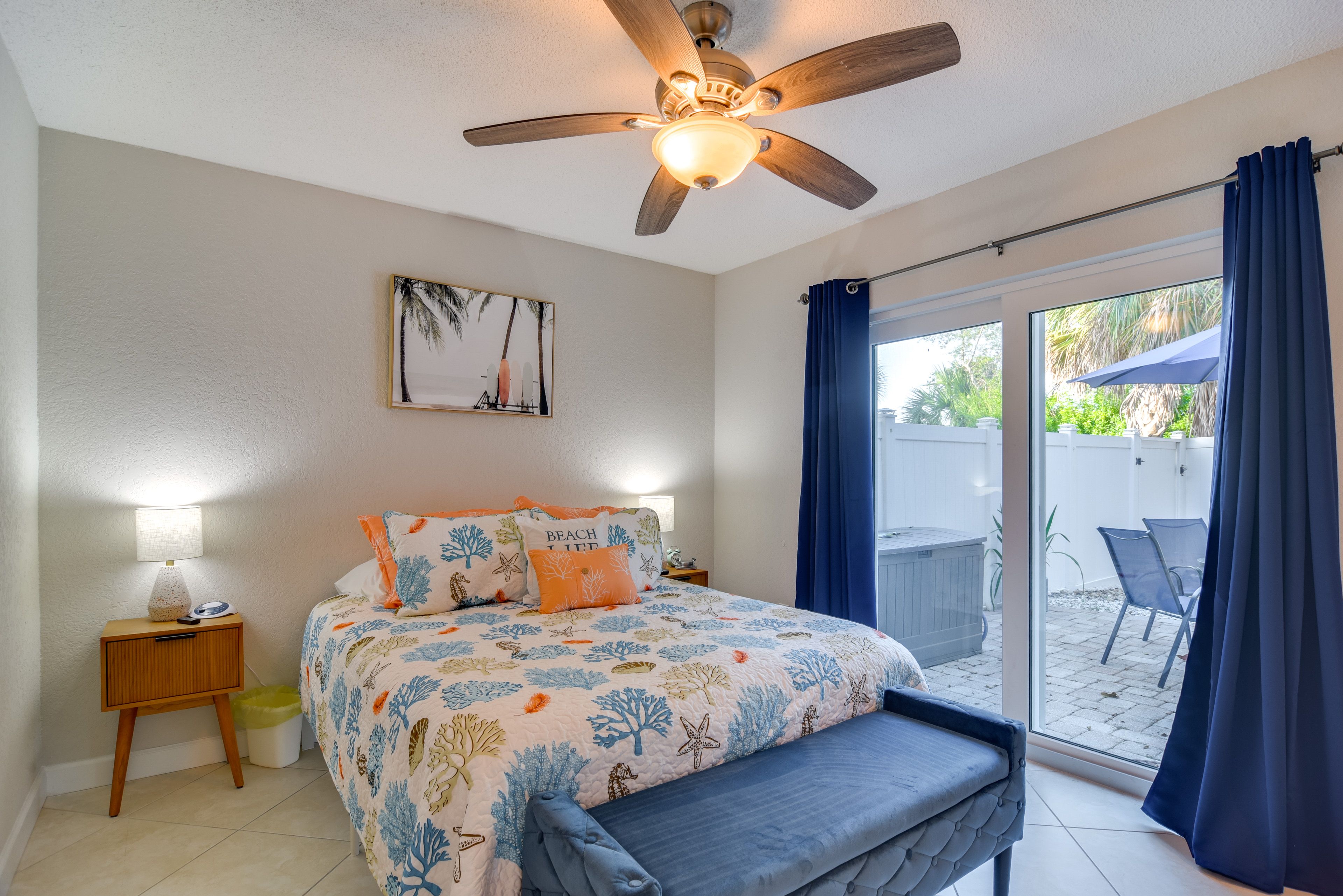 Bedroom | Queen Bed | Linens Provided