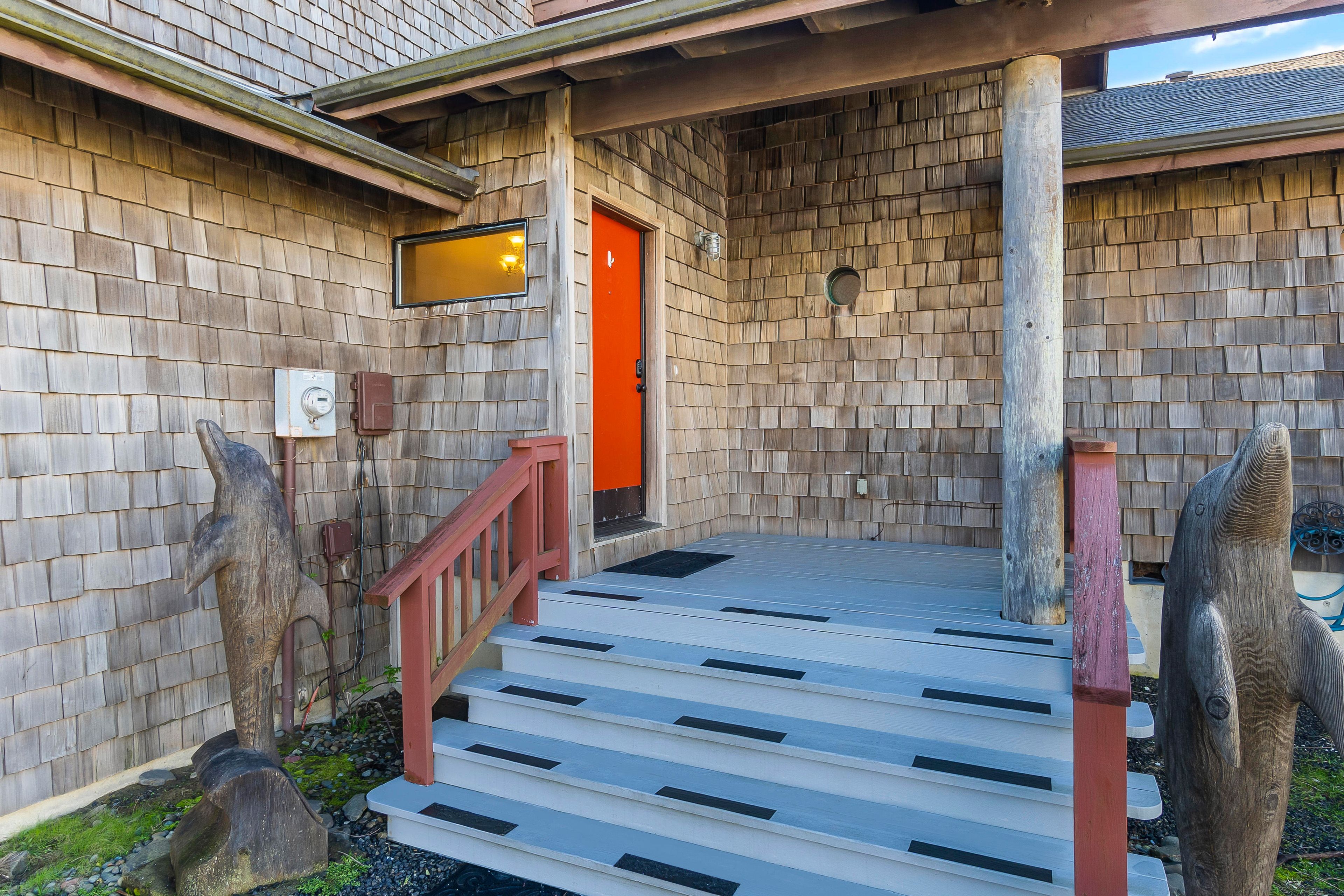 Property Entrance | Parking | Driveway (4 Vehicles)