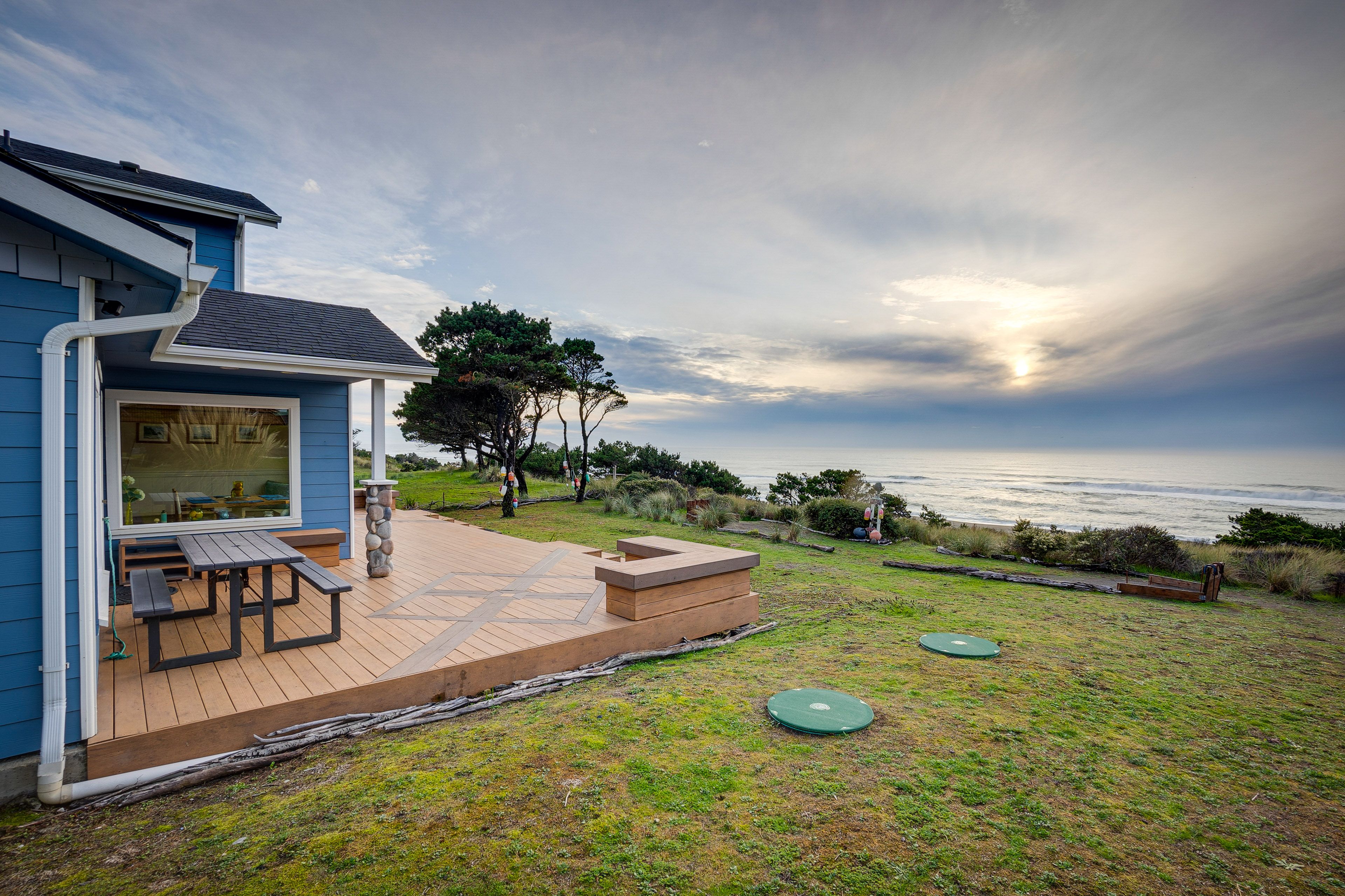 Port Orford Vacation Rental | 3BR | 2BA | 1,800 Sq Ft | Stairs Required