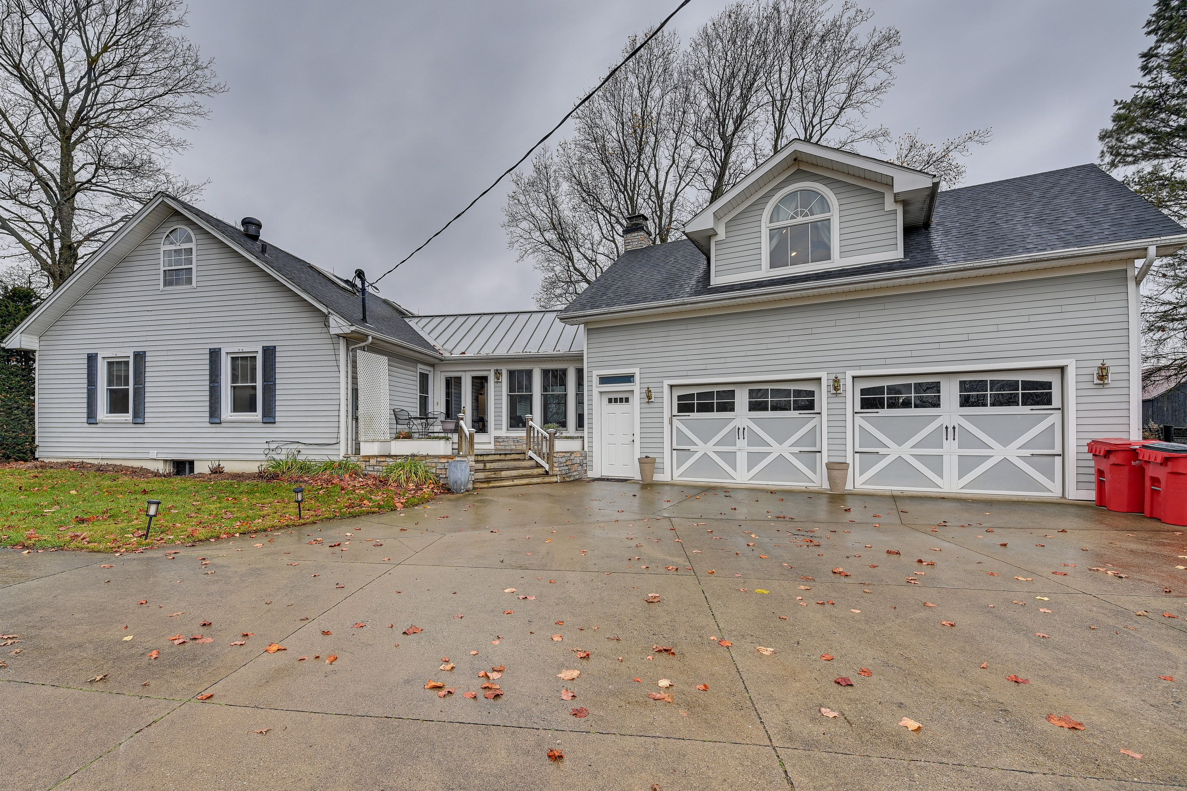 Parking | Driveway (4 Vehicles) | RV/Trailer Parking