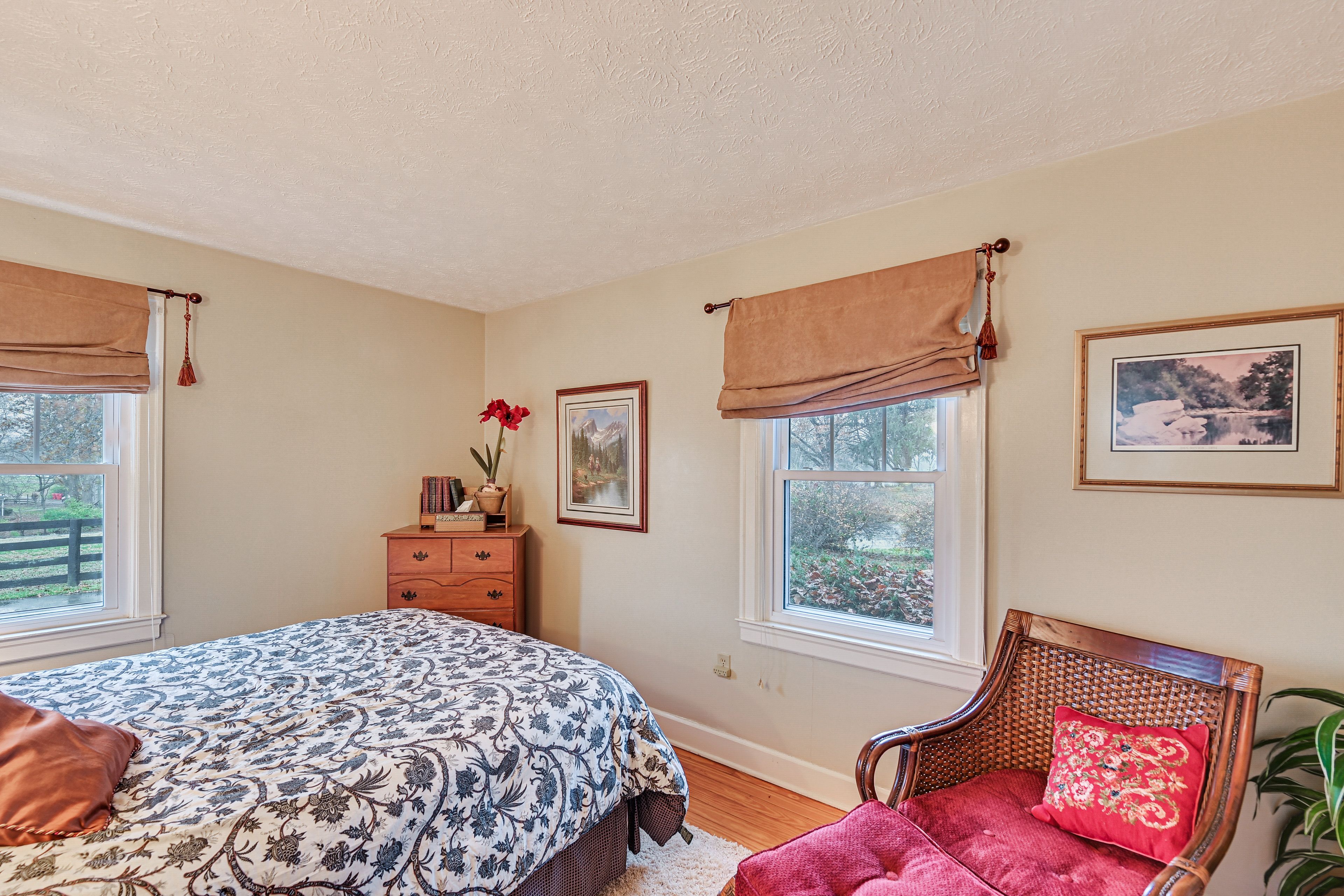 Bedroom 1 | Queen Bed | 1st Floor (Steps Required) | Linens Provided