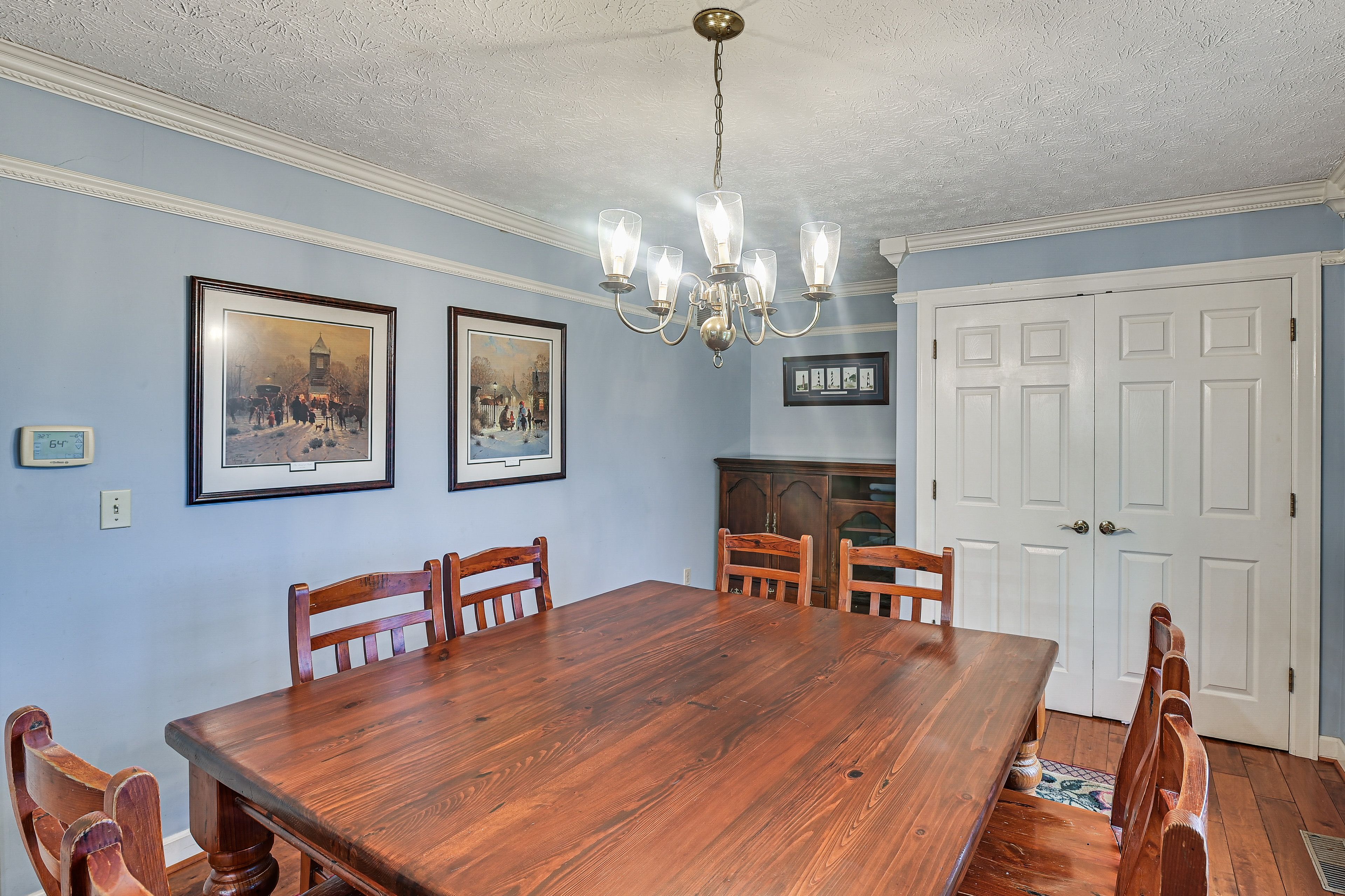 Dining Area | Dishware/Flatware | Trash Bags/Paper Towels