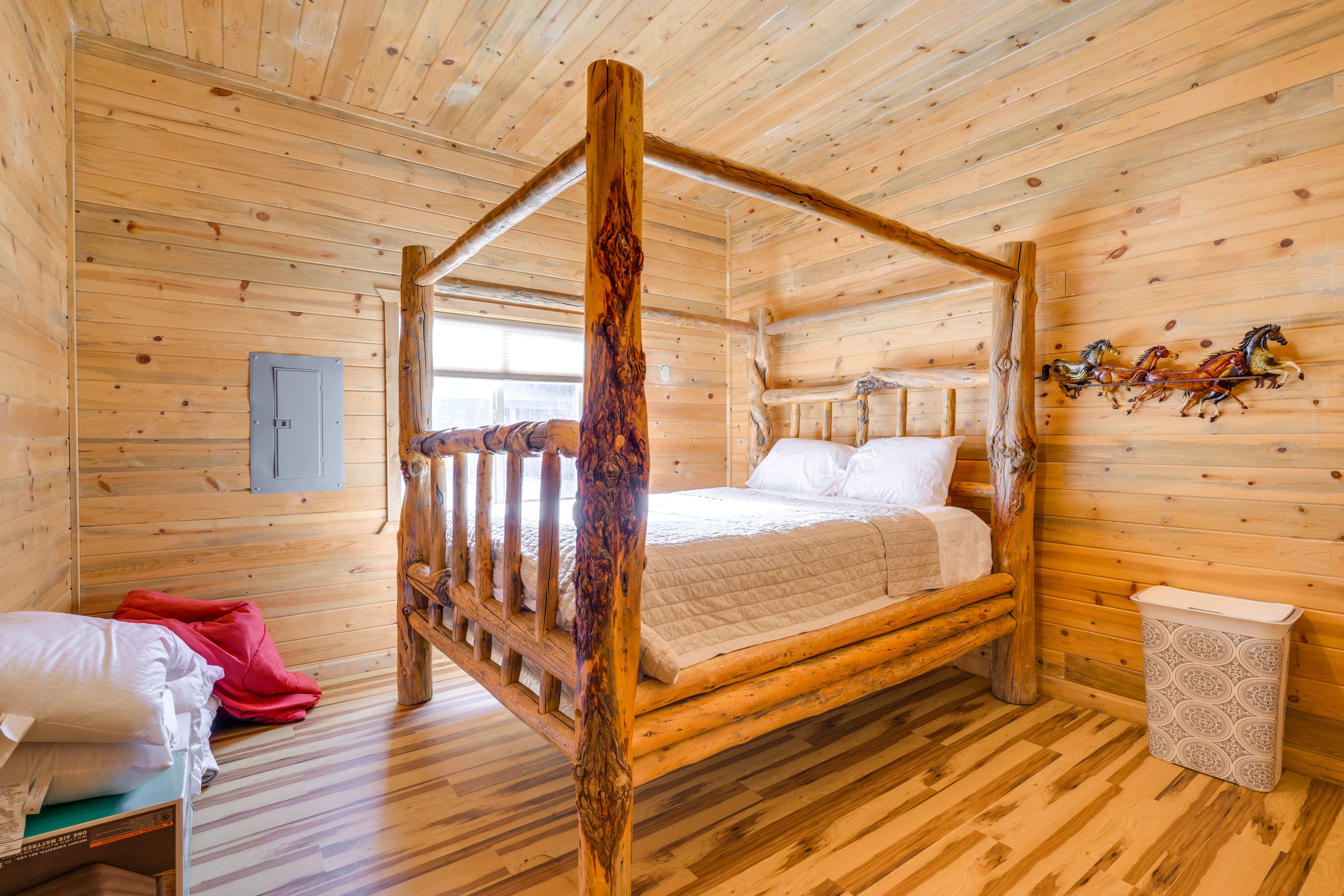 Bedroom 2 | Queen Bed