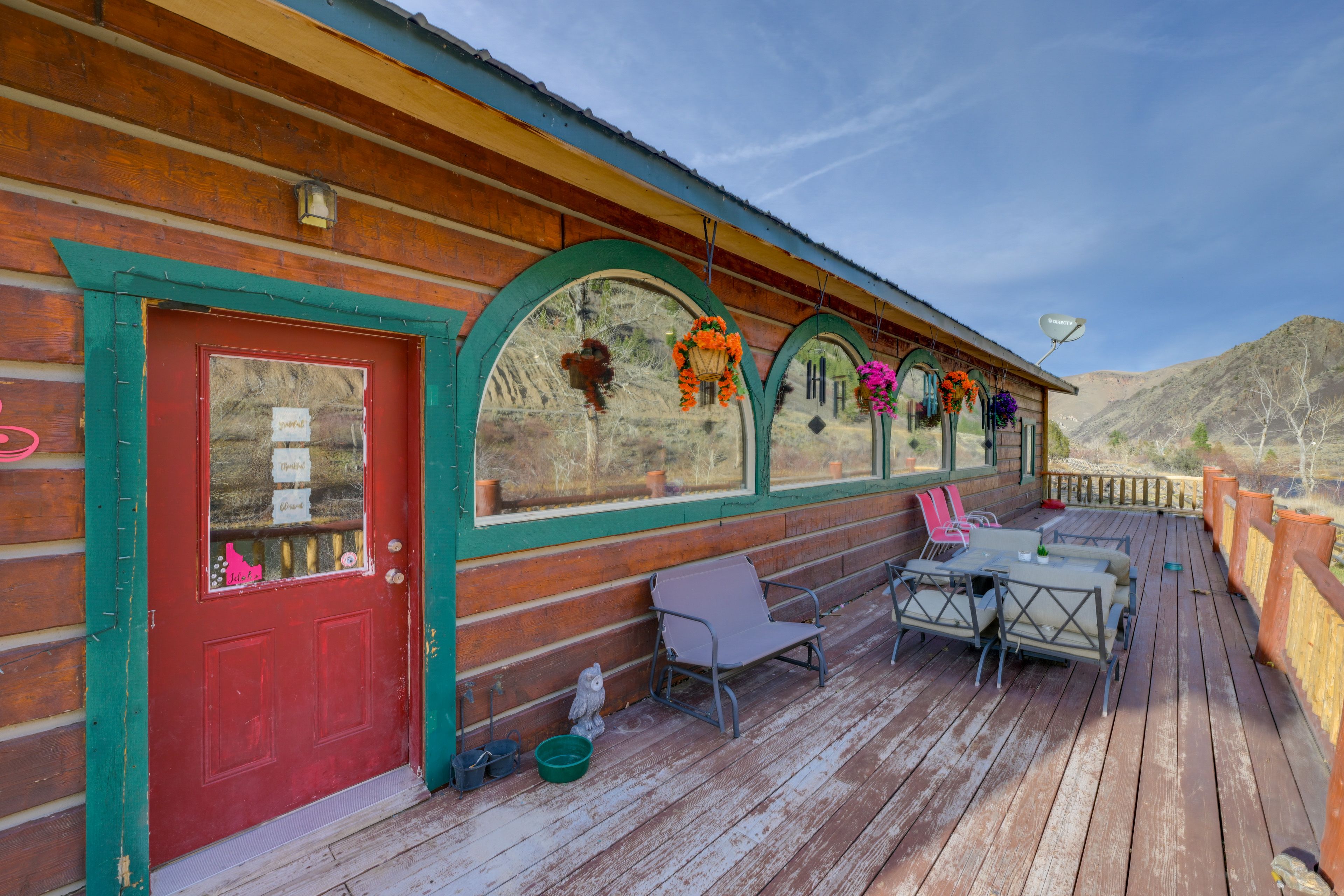 Deck | River & Mountain Access