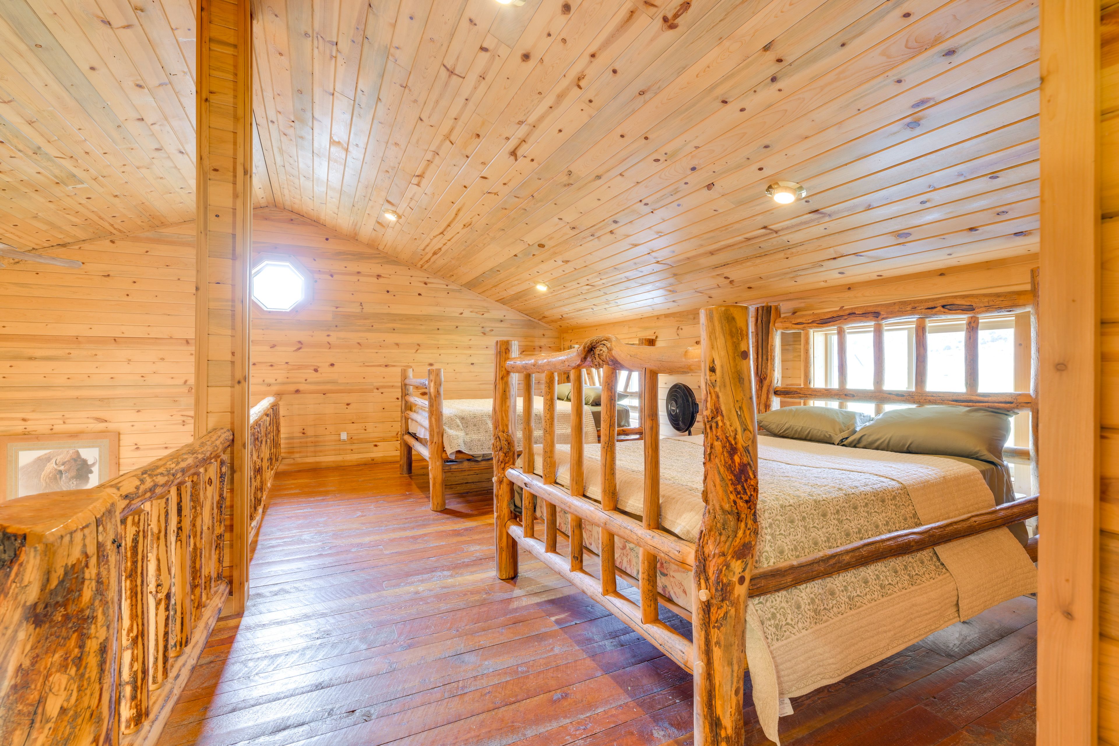 Loft | 2 Queen Beds | 2nd Floor