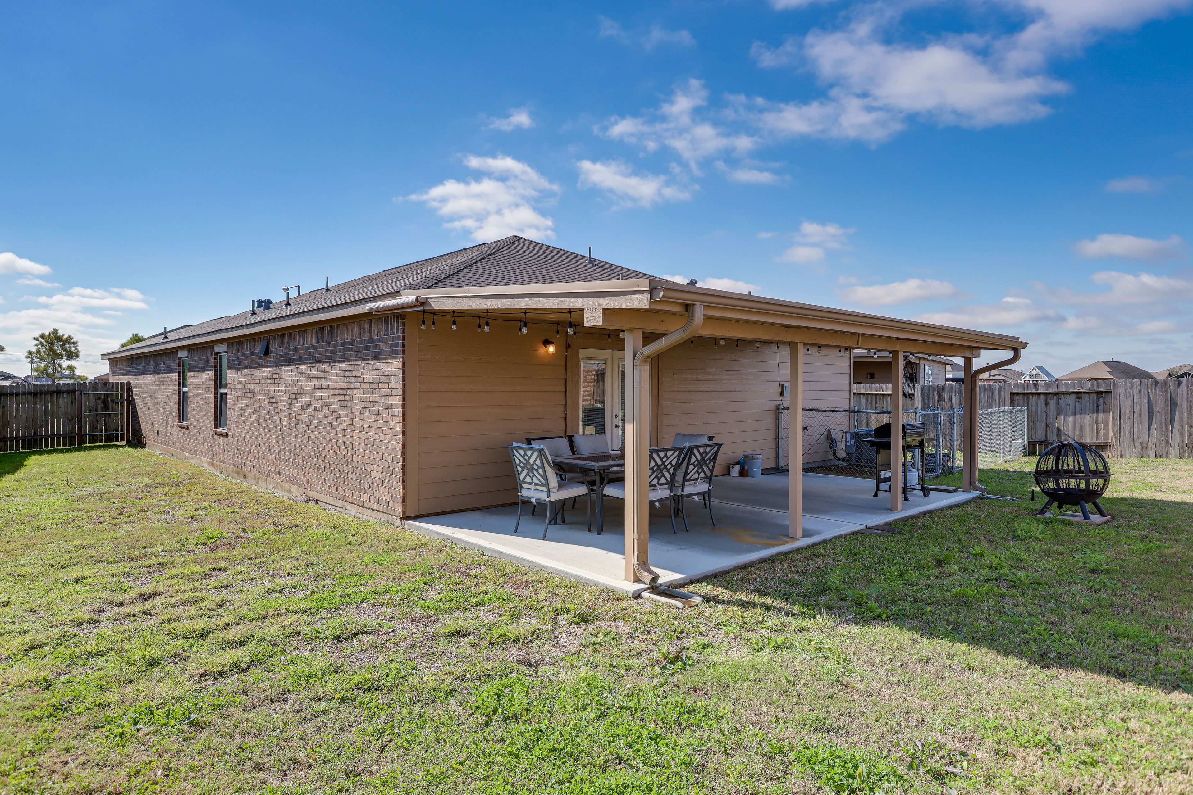 Fenced Yard | Fire Pit