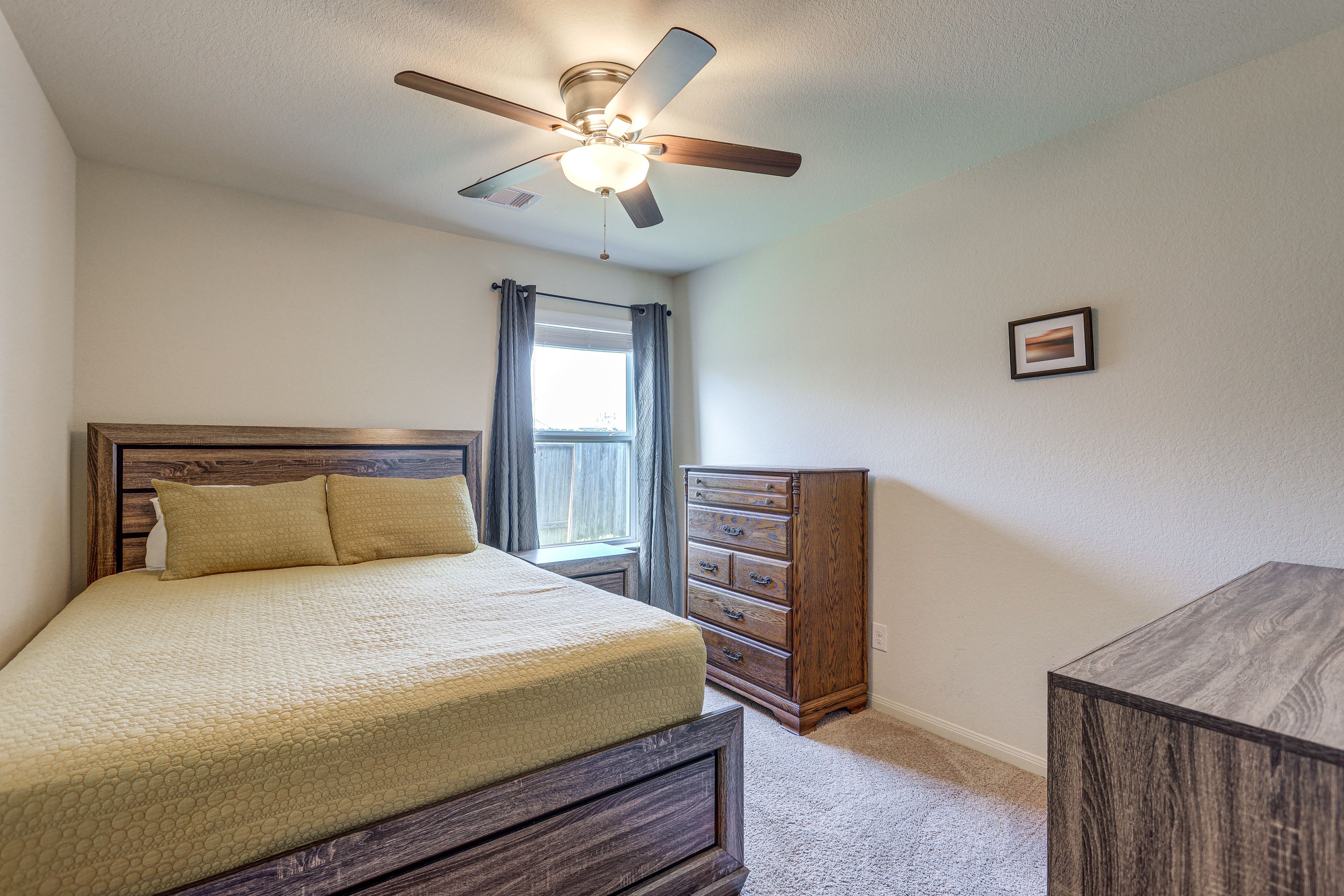 Bedroom 2 | Queen Bed | Hangers