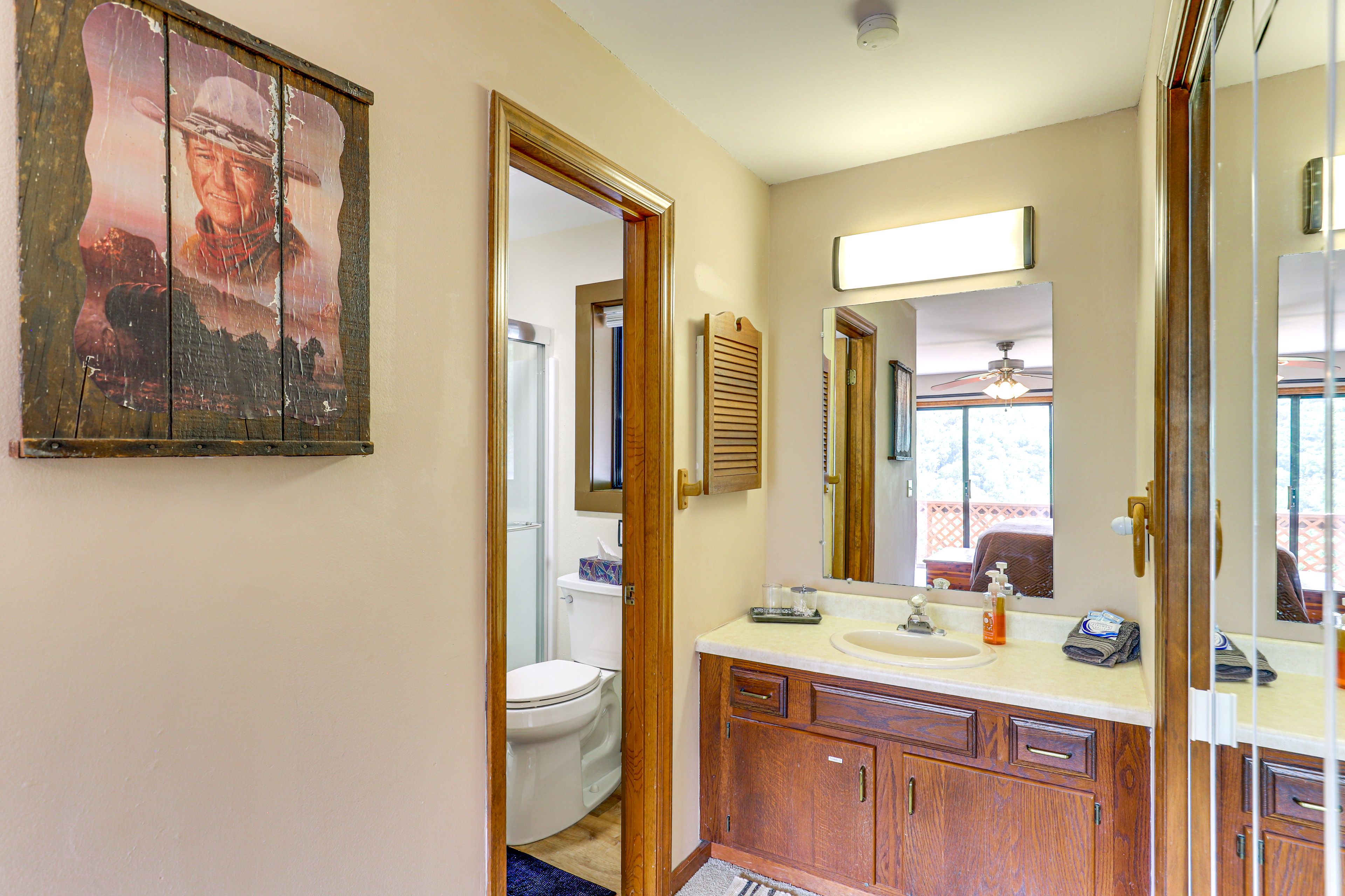 En-Suite Bathroom | Complimentary Toiletries
