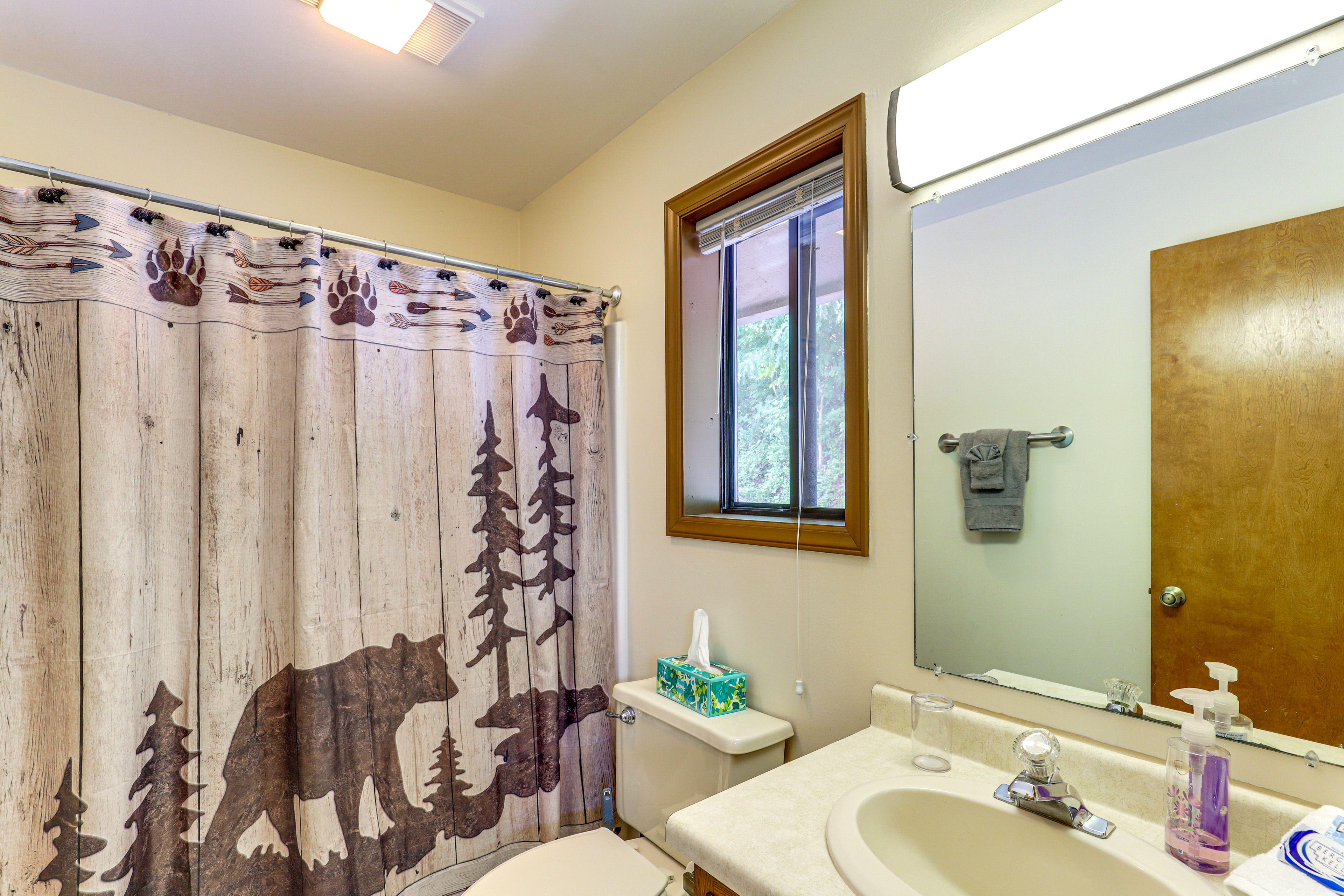 Bathroom | Towels Provided