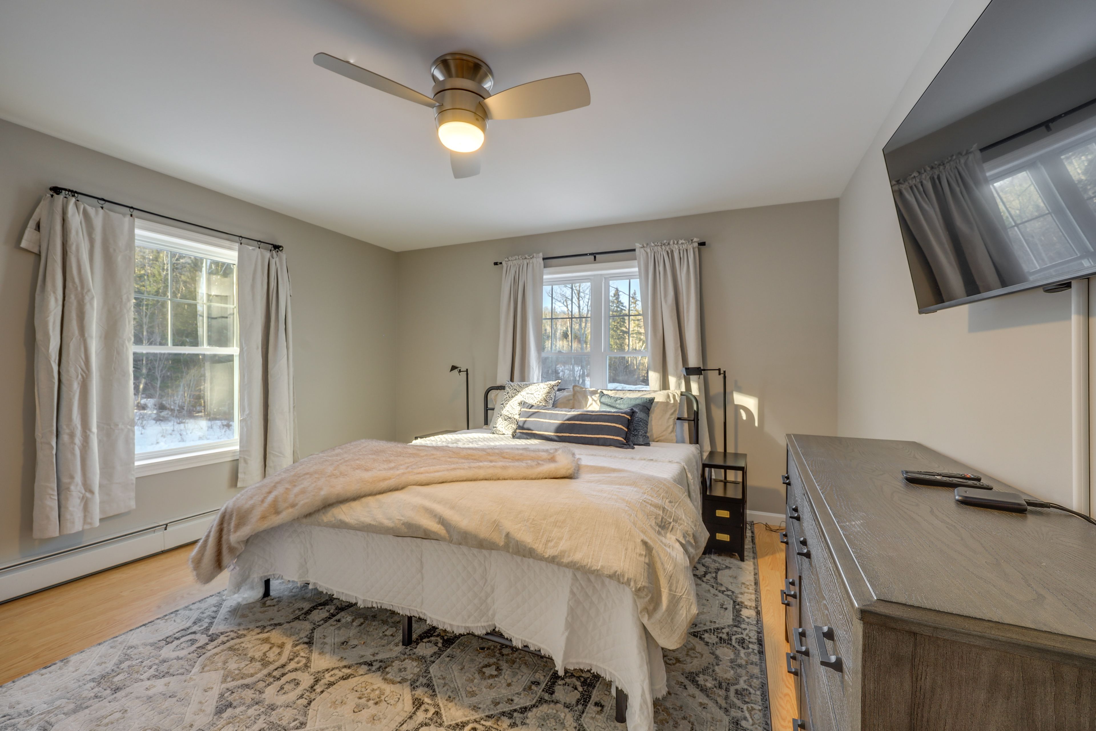 Bedroom 2 | King Bed | 2nd Floor