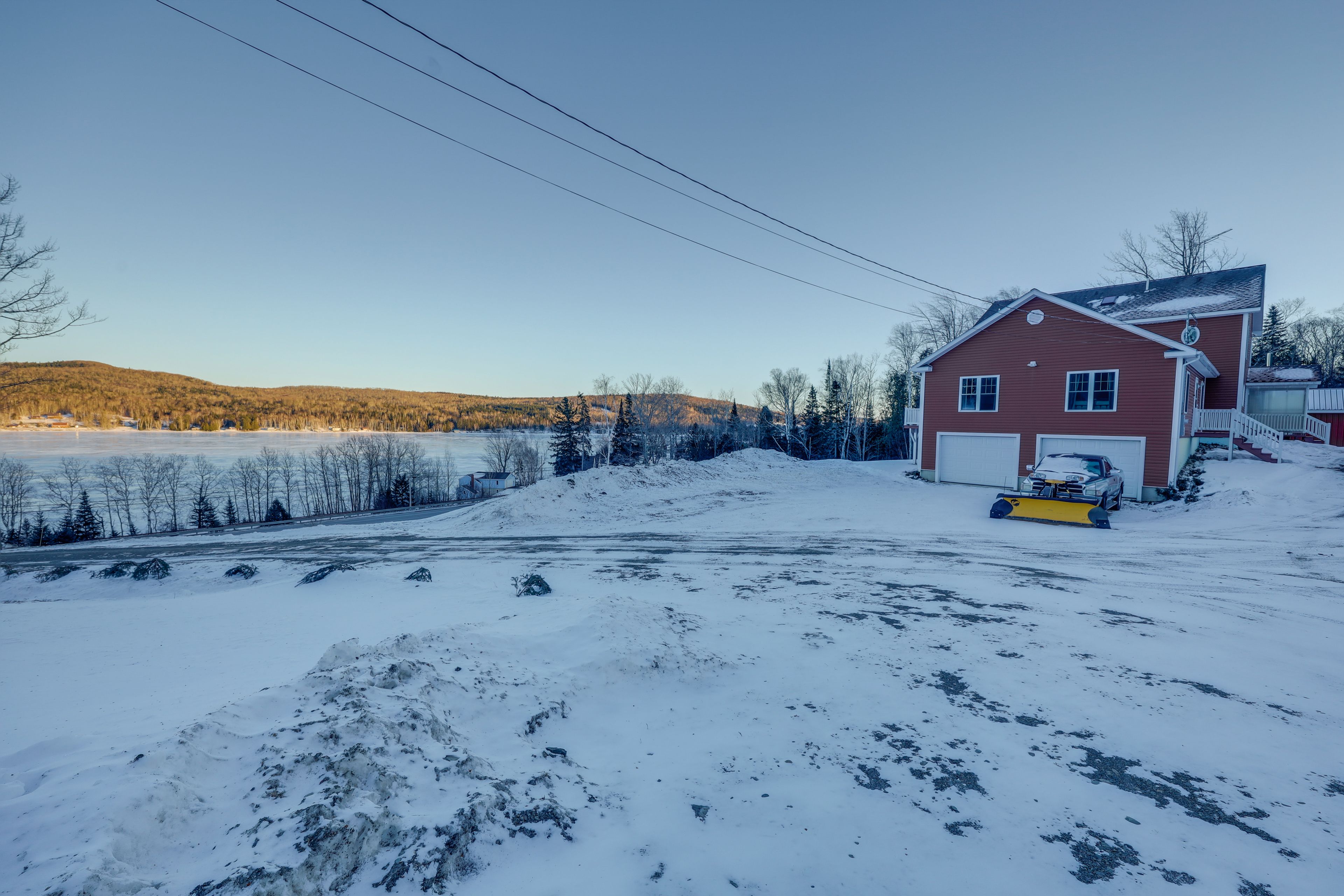 Parking | Garage (2 Vehicles) | Driveway (6 Vehicles)