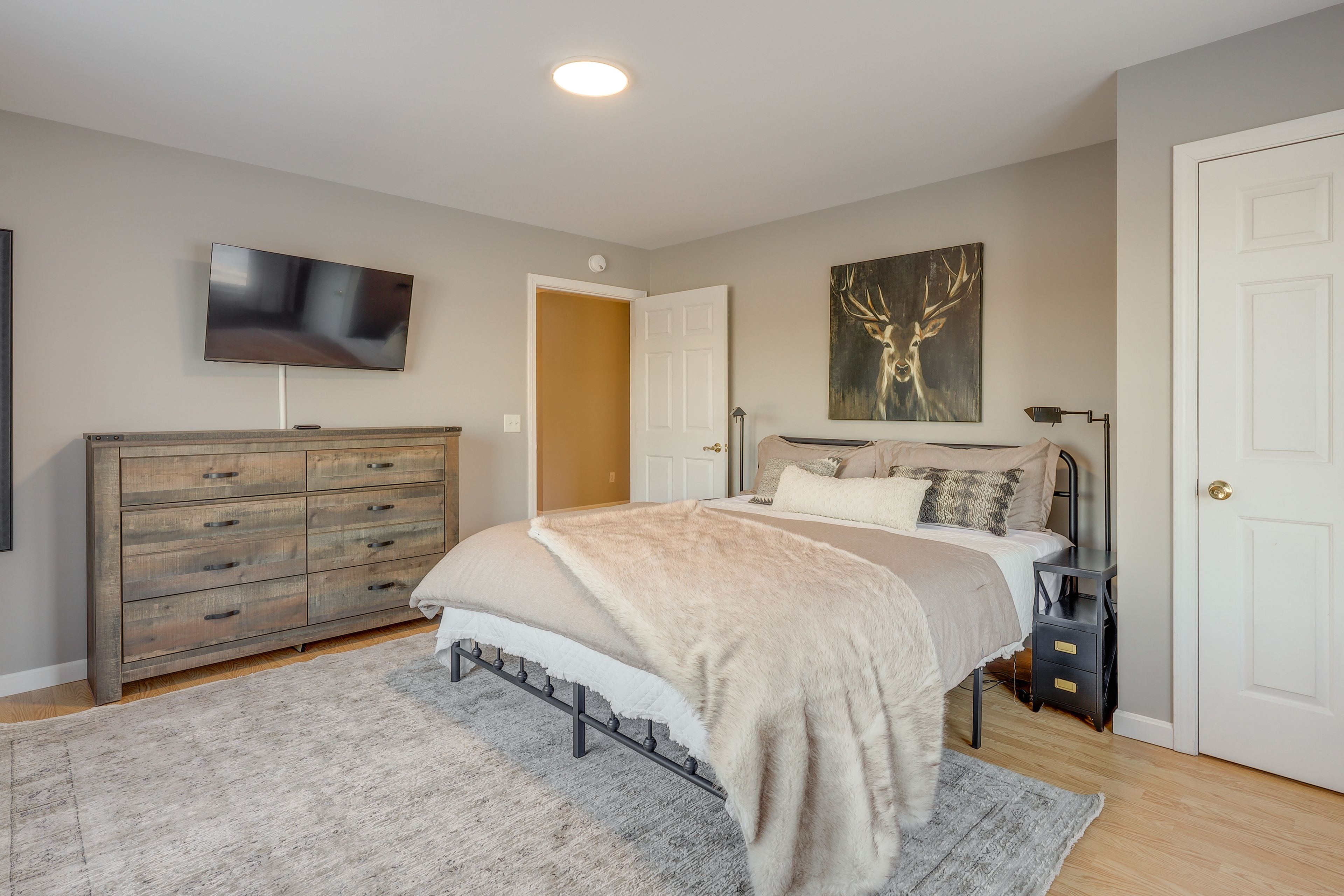 Bedroom 1 | King Bed | 2nd Floor