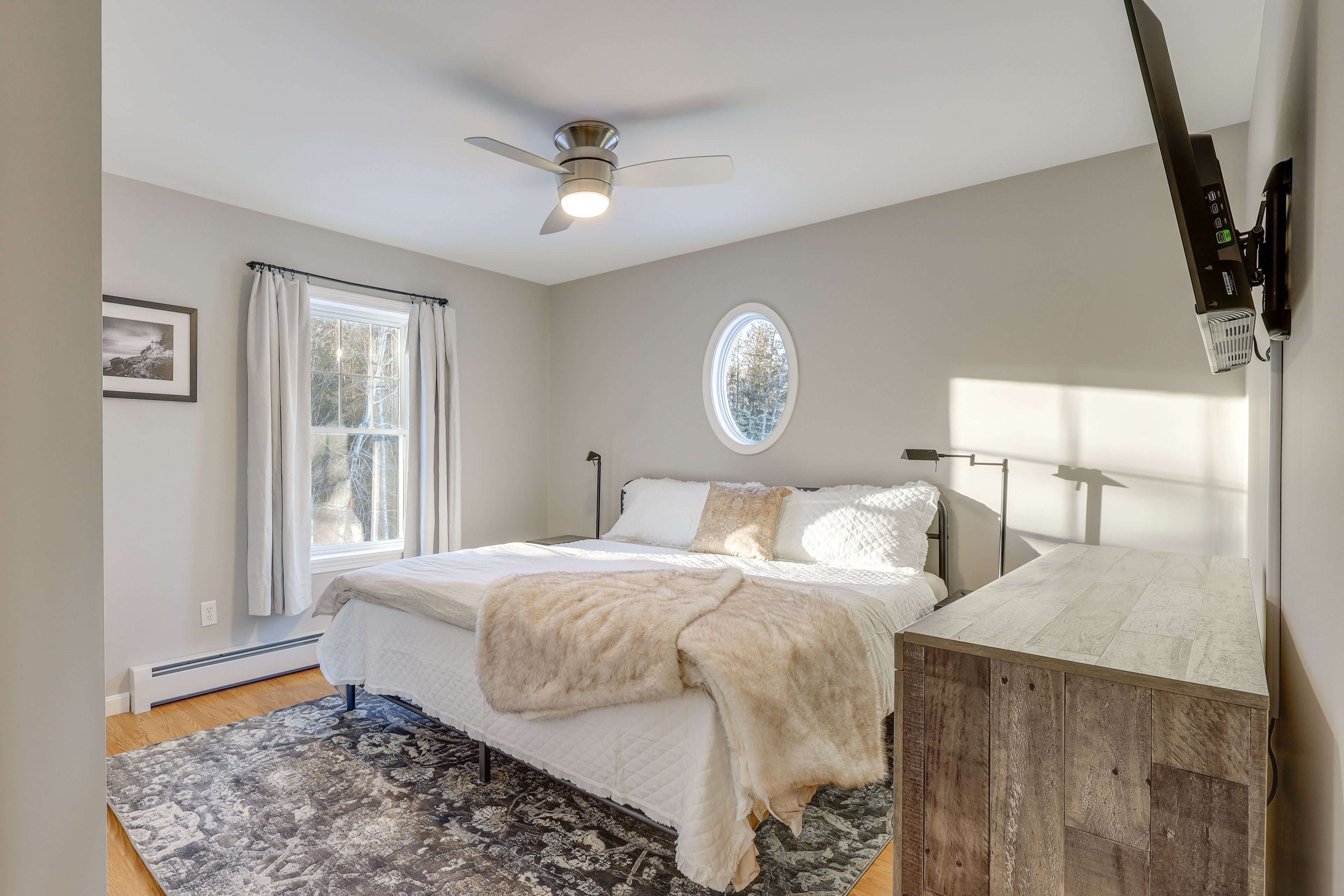 Bedroom 4 | King Bed | 1st Floor