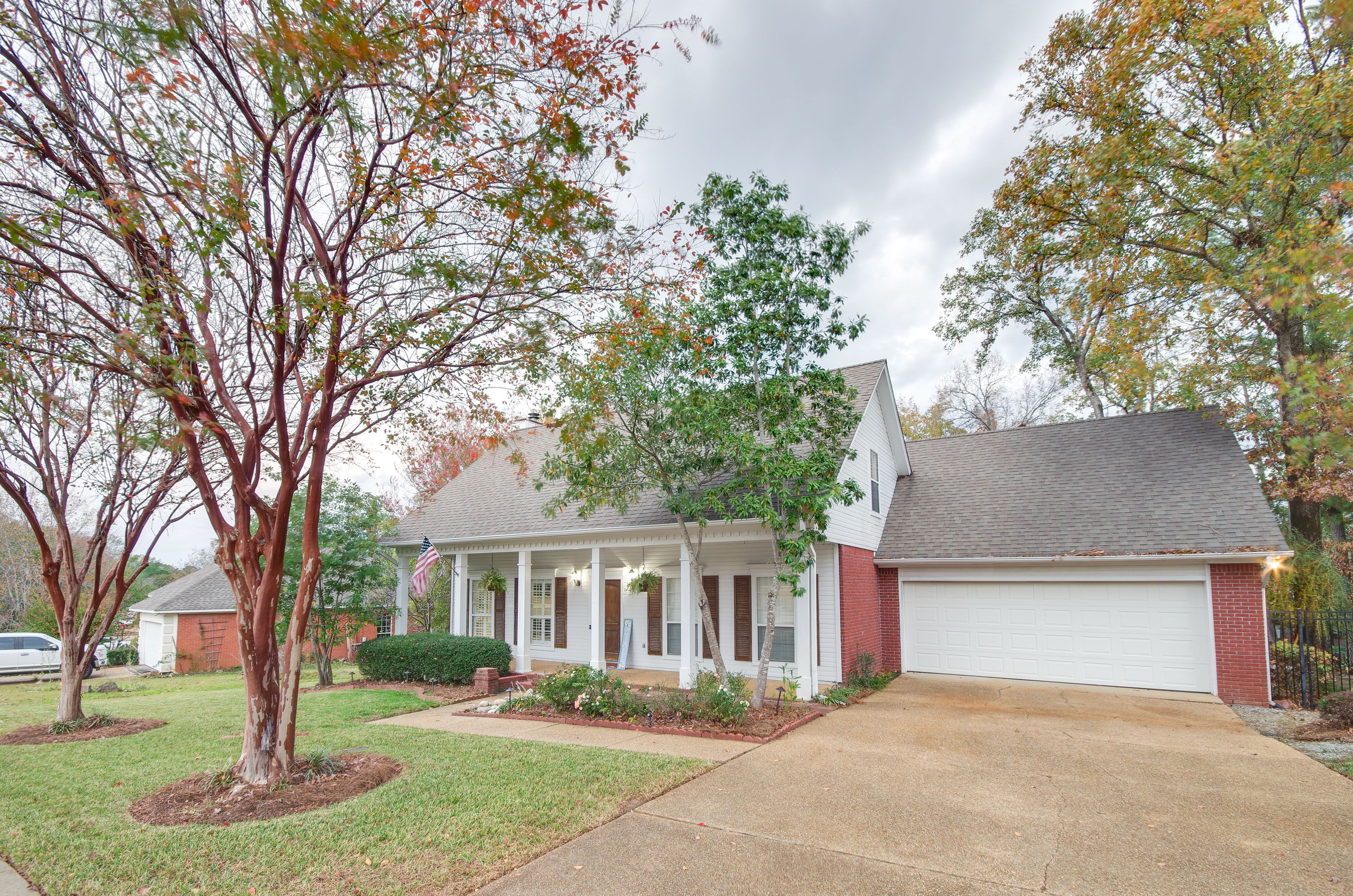 Parking | Driveway (2 Vehicles) | Free Street Parking | No Garage Access