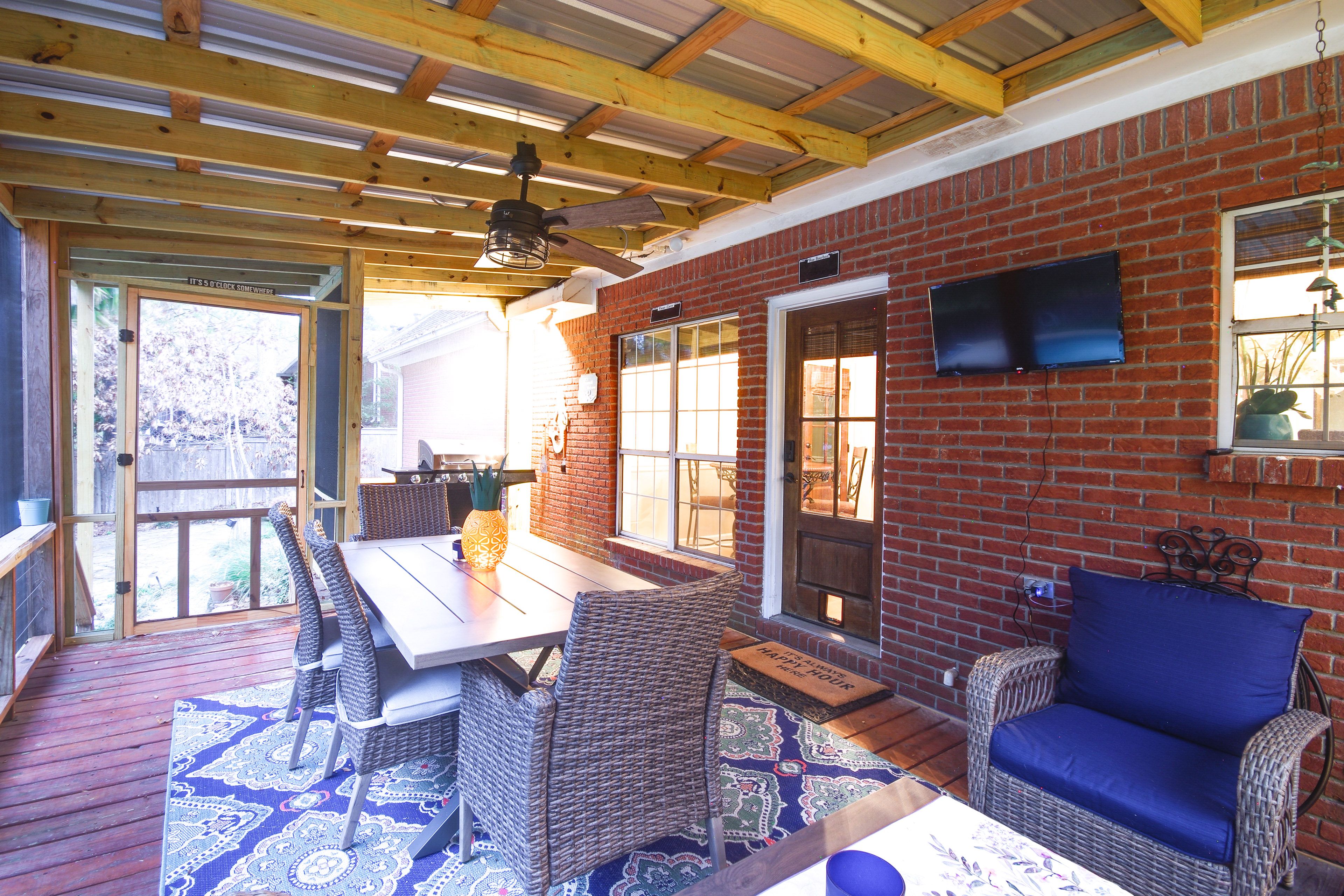 Screened-In Deck | Outdoor Dining Area | Gas Grill | Flat-Screen TV | Pool View