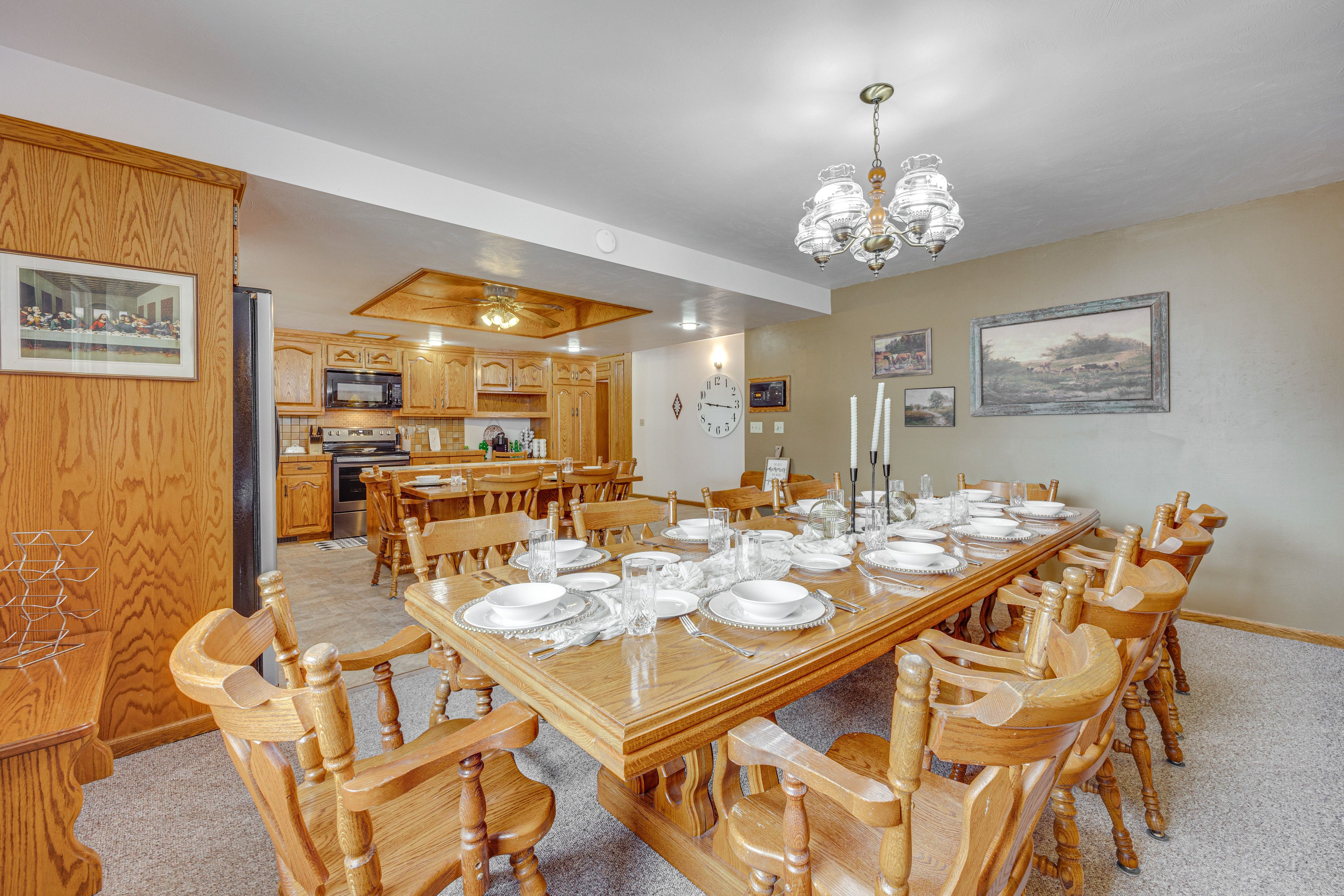 Dining Area | Dishware & Flatware Provided