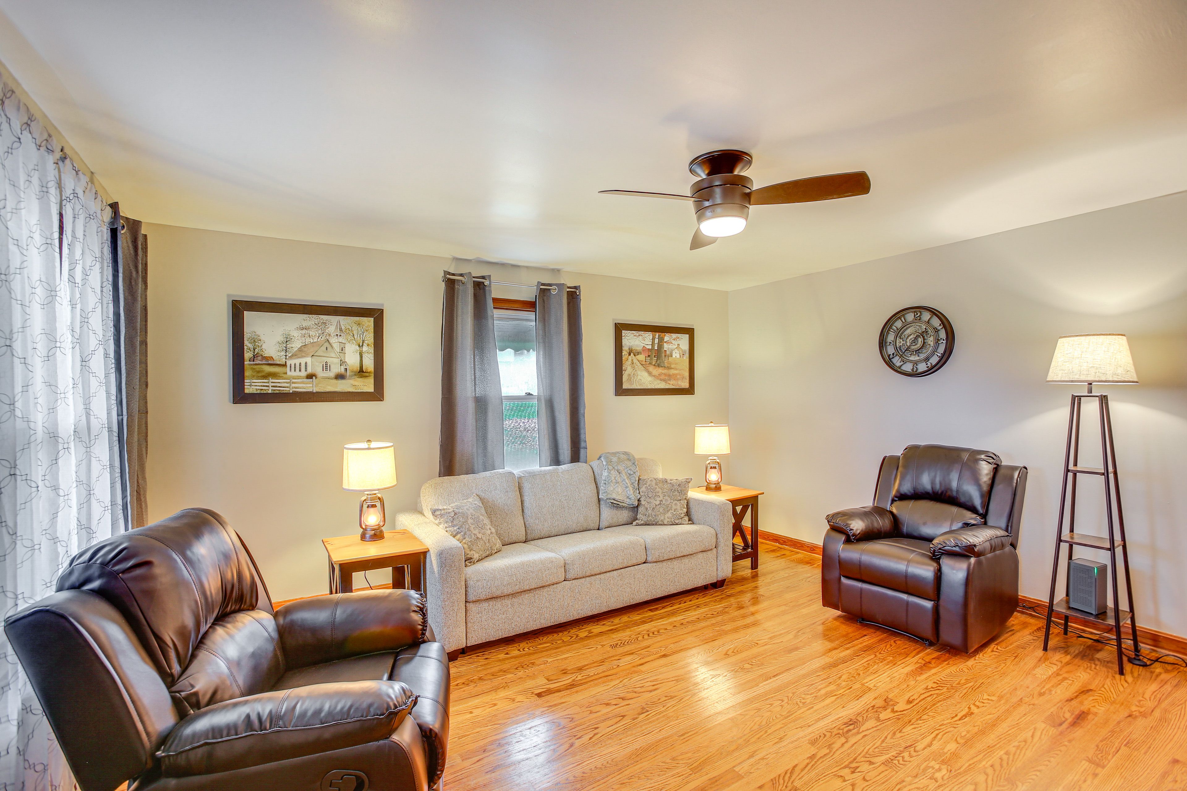 Living Room | Queen Sleeper Sofa