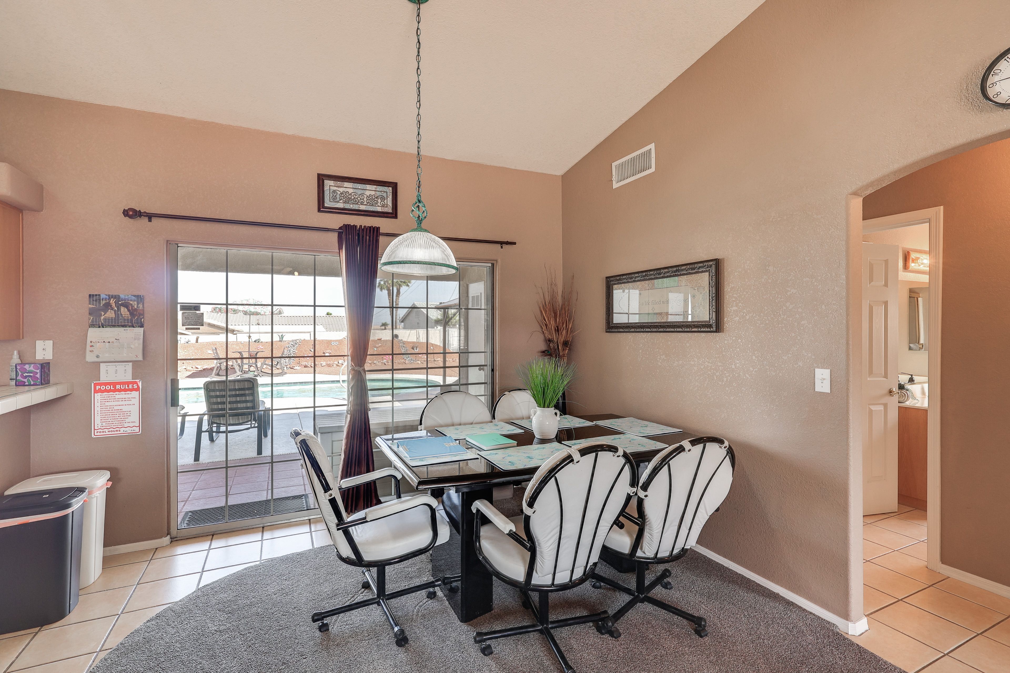 Dining Area | Dishes & Flatware Provided