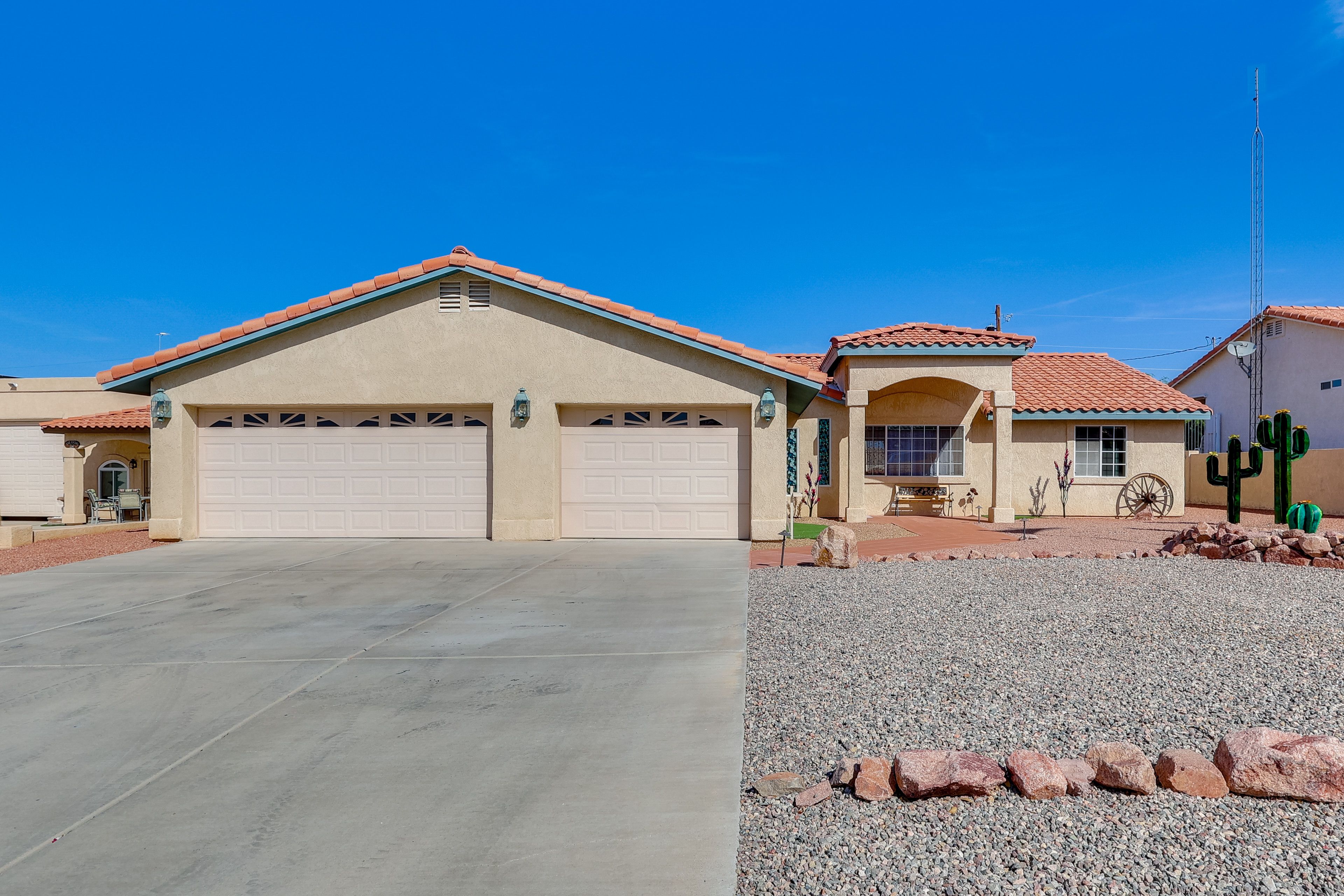 Parking | Driveway (3 Vehicles) | Additional Parking Area On-Site