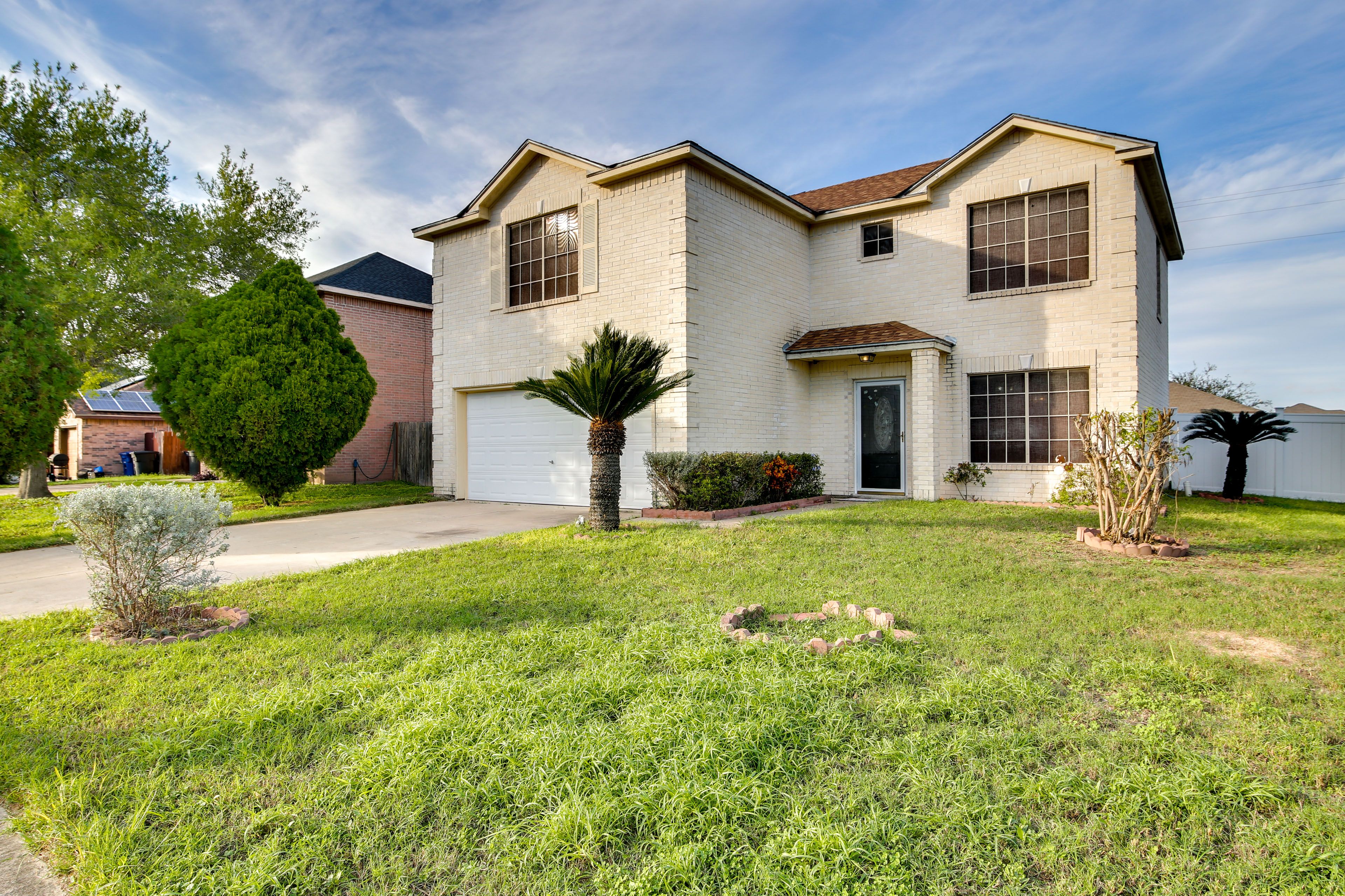 McAllen Vacation Rental | 3BR | 2.5BA | 1 Step to Enter | 1,890 Sq Ft