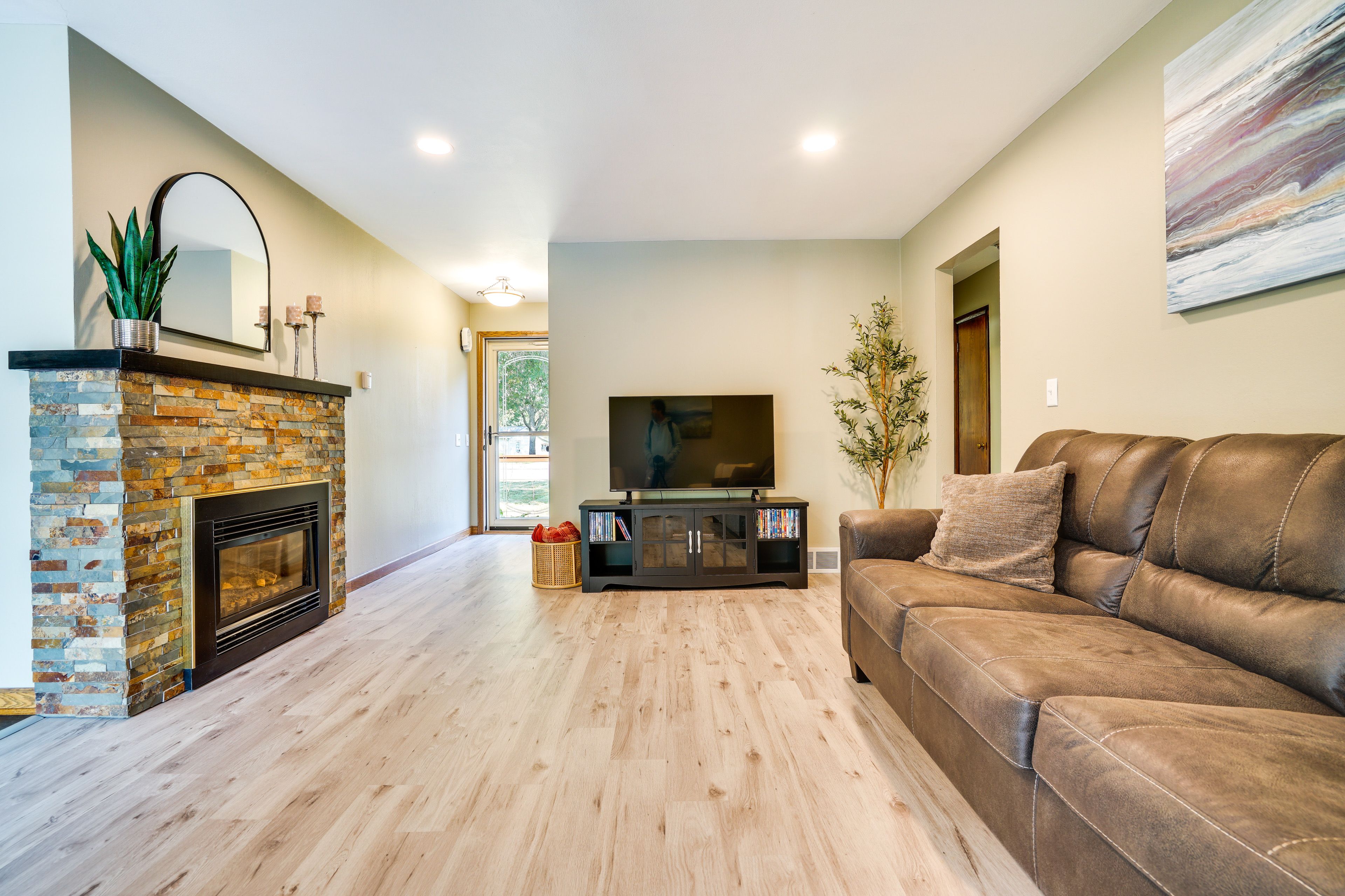 Living Room | Free WiFi | Central A/C | Queen Sleeper Sofa | Main Floor