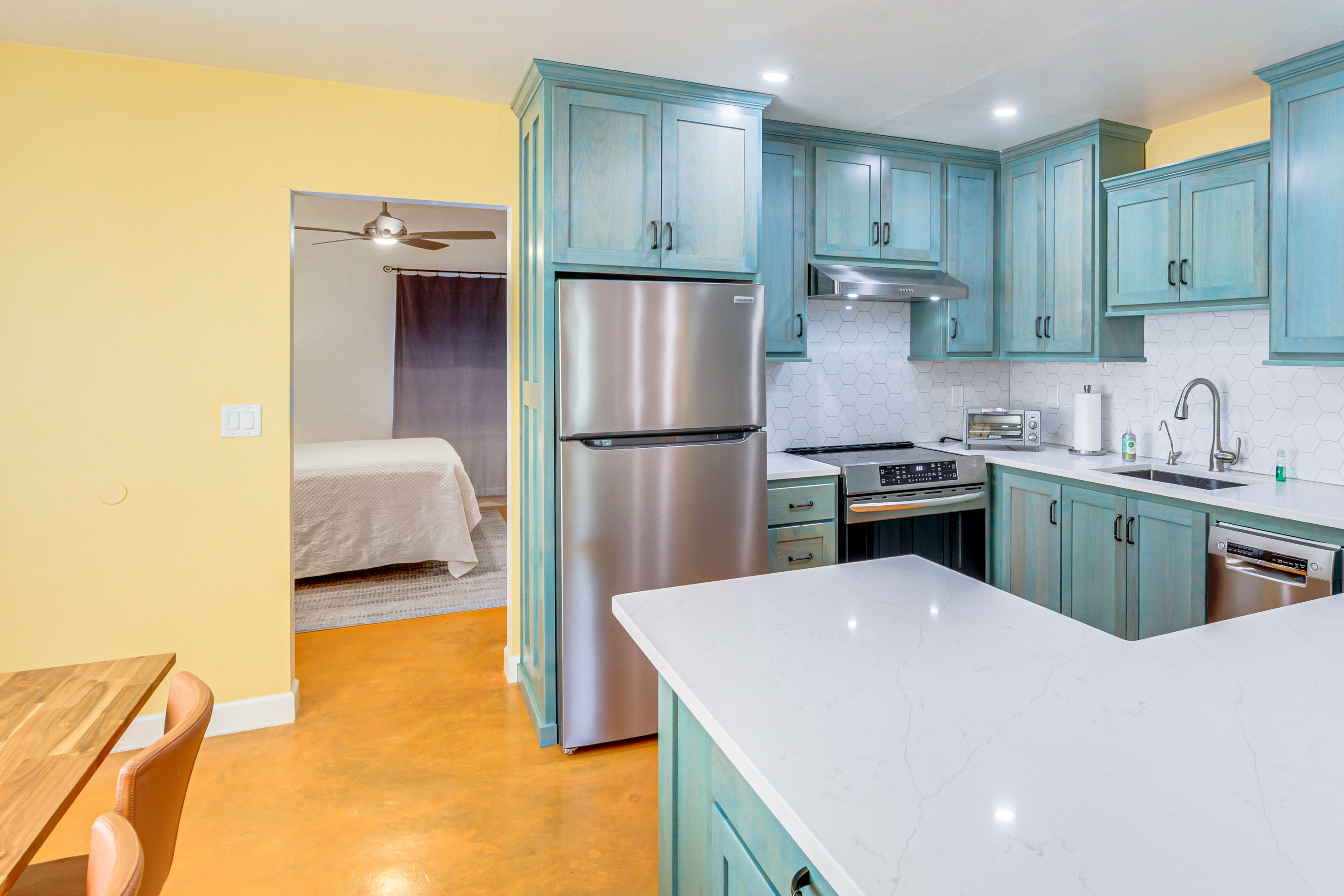 Kitchen | Cooking Basics | Coffee Maker | Trash Bags & Paper Towels Provided