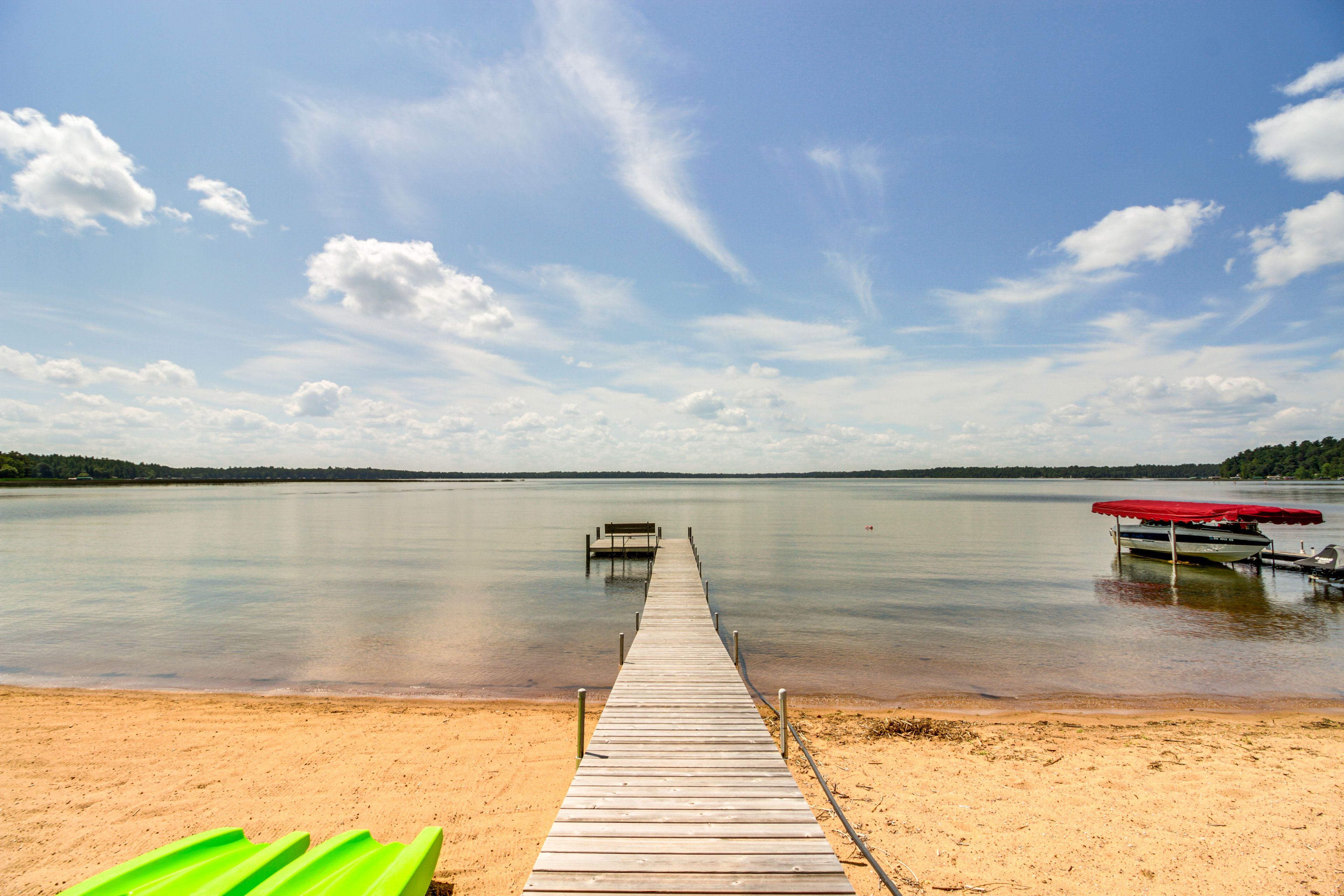 Lake Hubert On-Site | Private Deck w/ Boat Dock