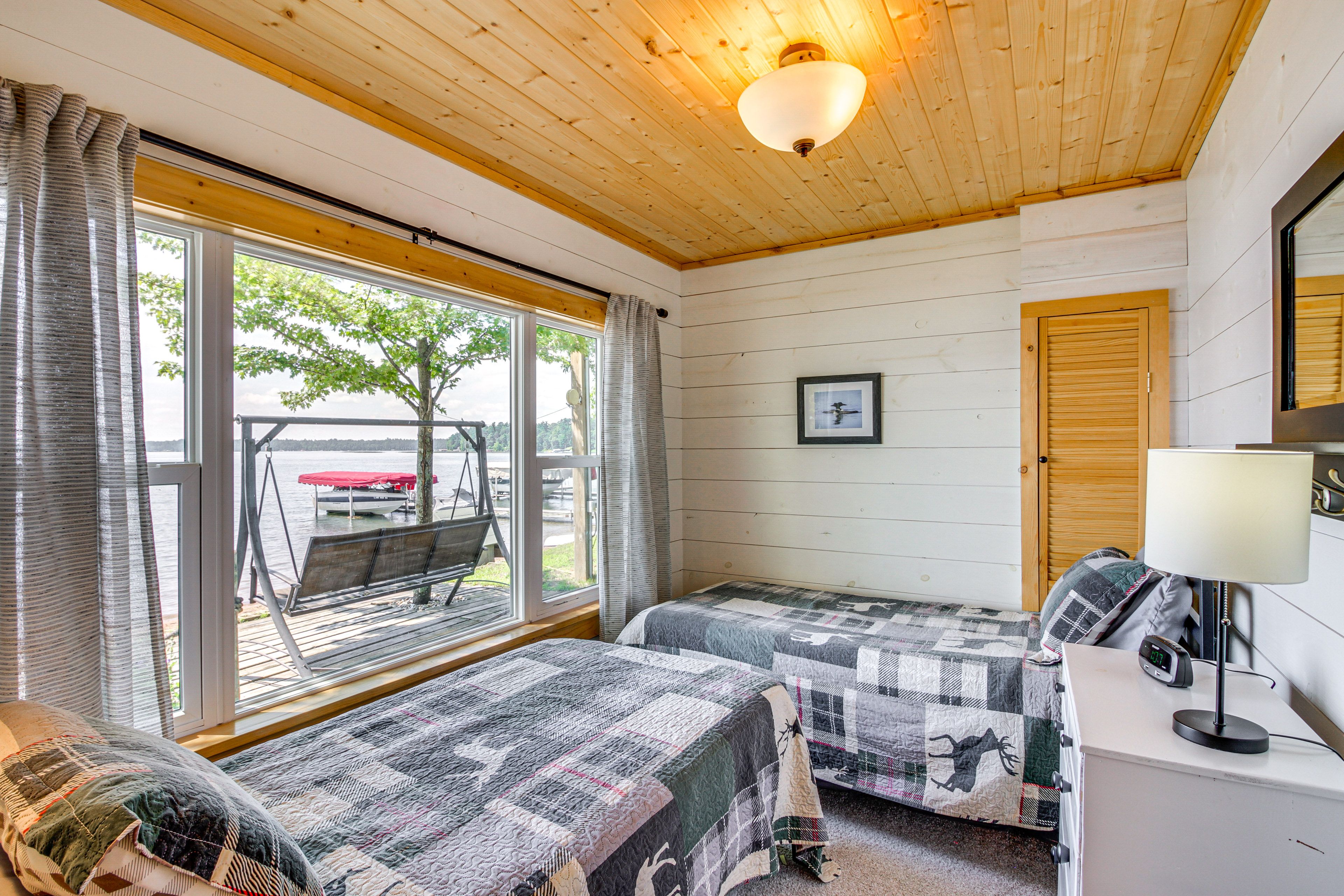 Bedroom 3 | 2 Twin Beds