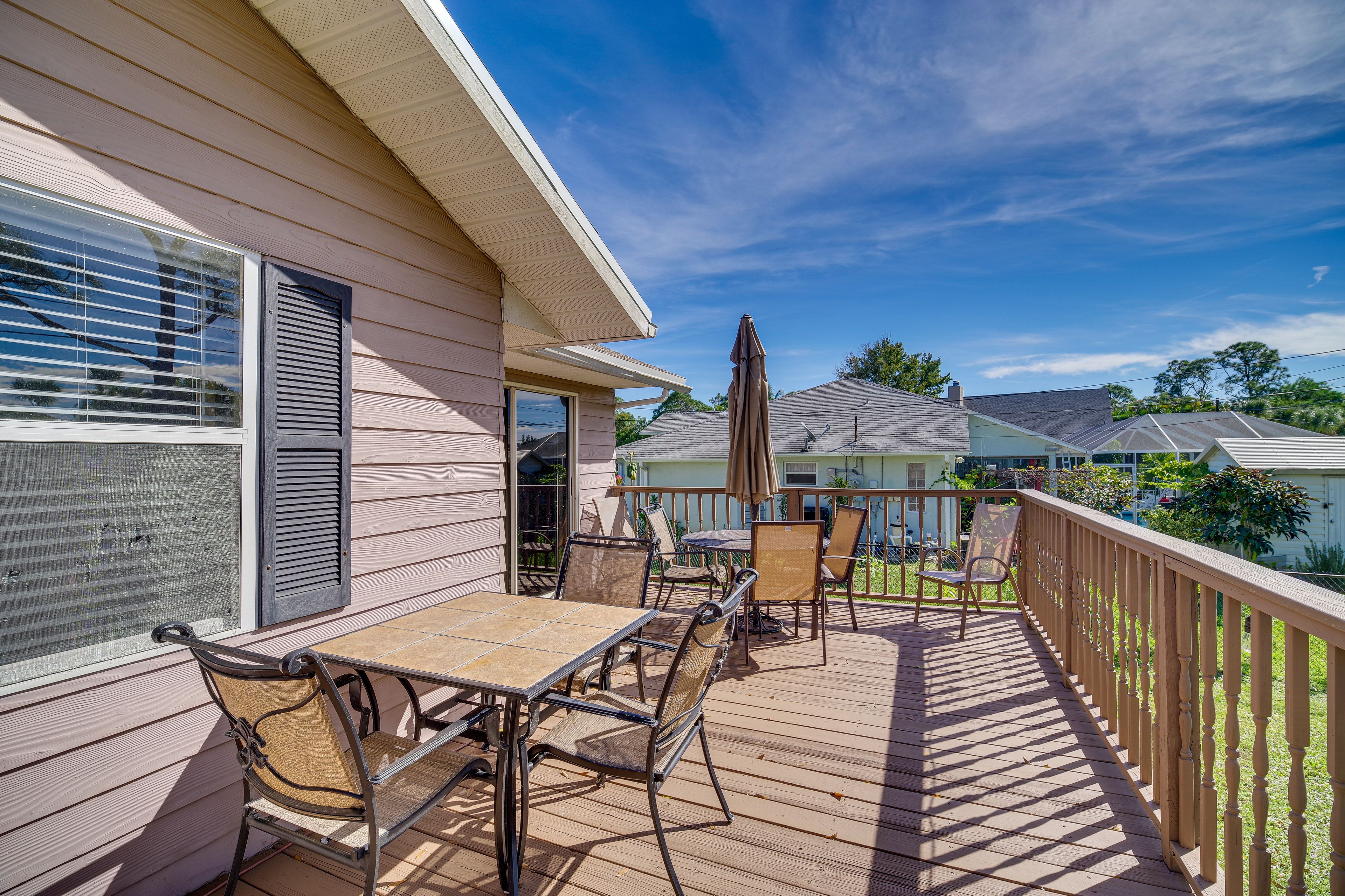 Deck | Seating & Dining | Gas Grill