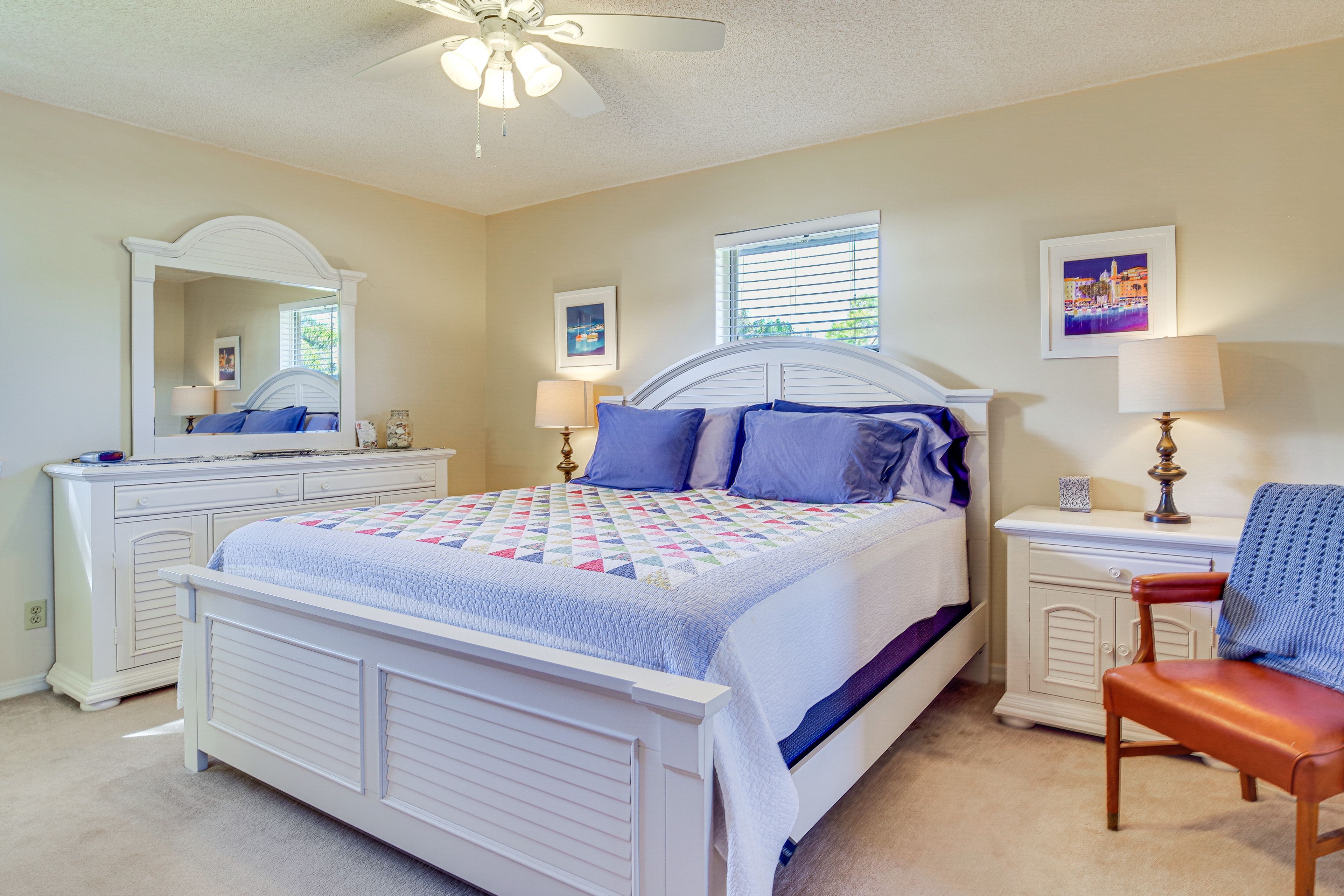 Bedroom 1 | King Bed | Smart TV | Linens Provided