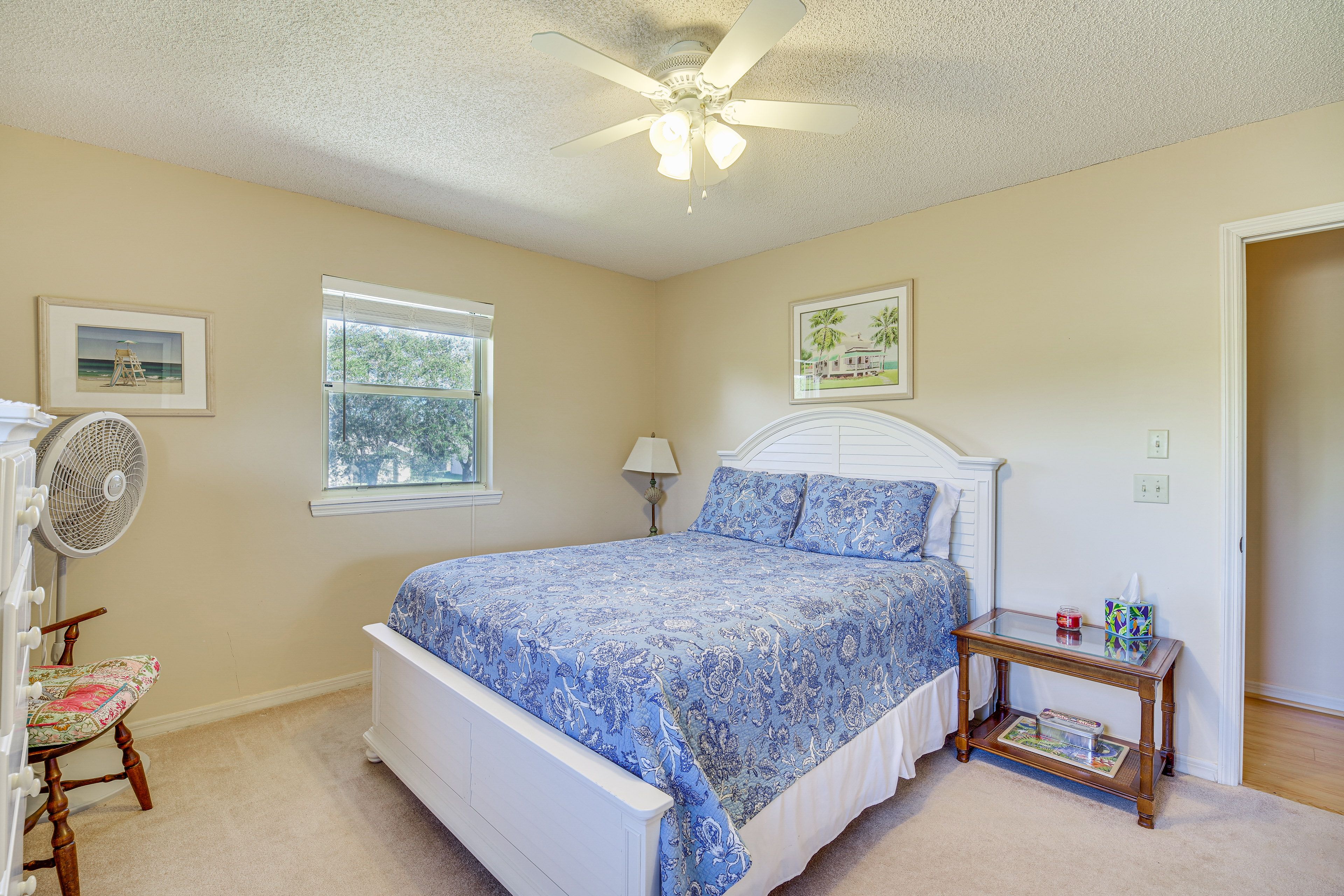 Bedroom 2 | Queen Bed | Smart TV