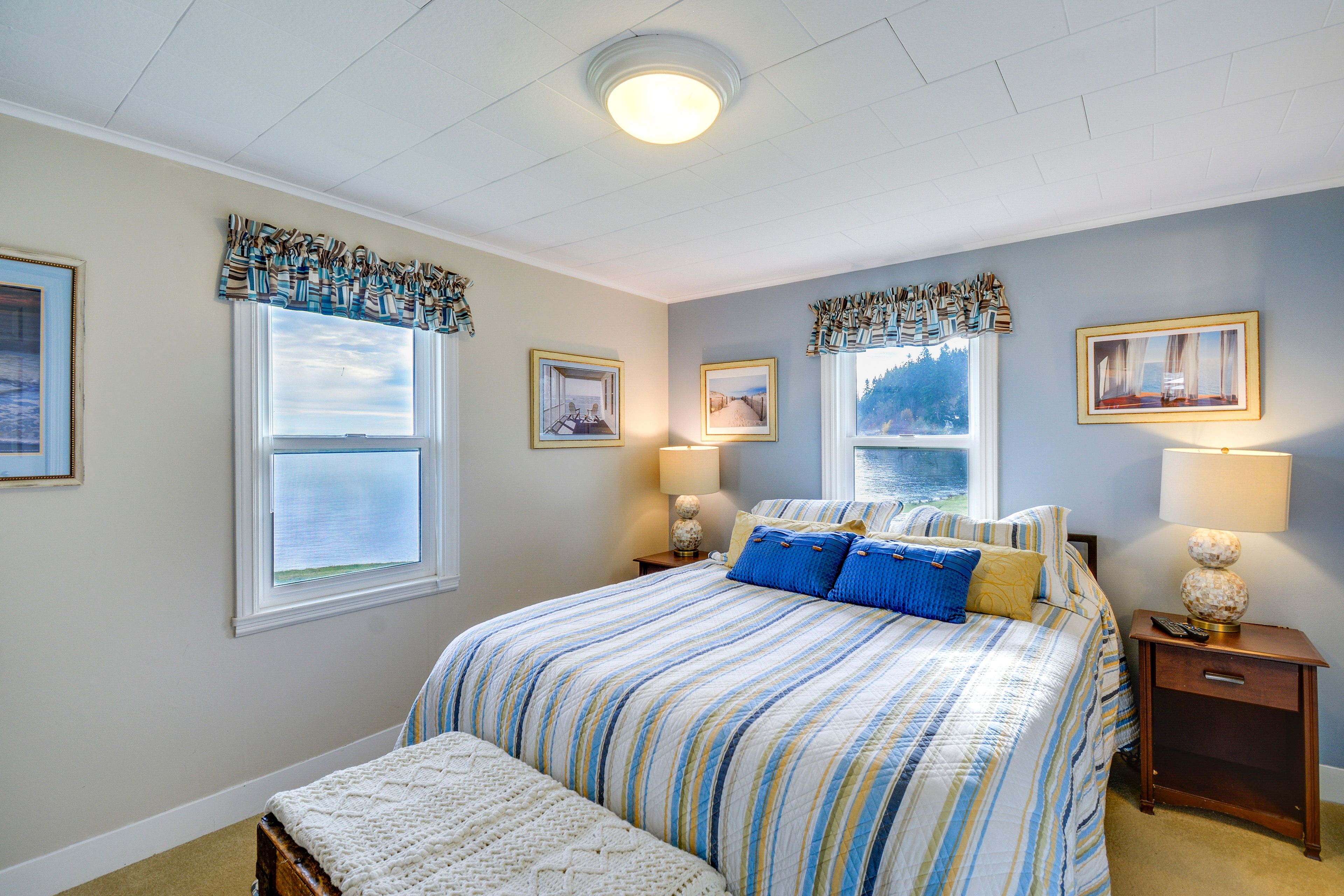 Bedroom 1 | Queen Bed | Linens Provided