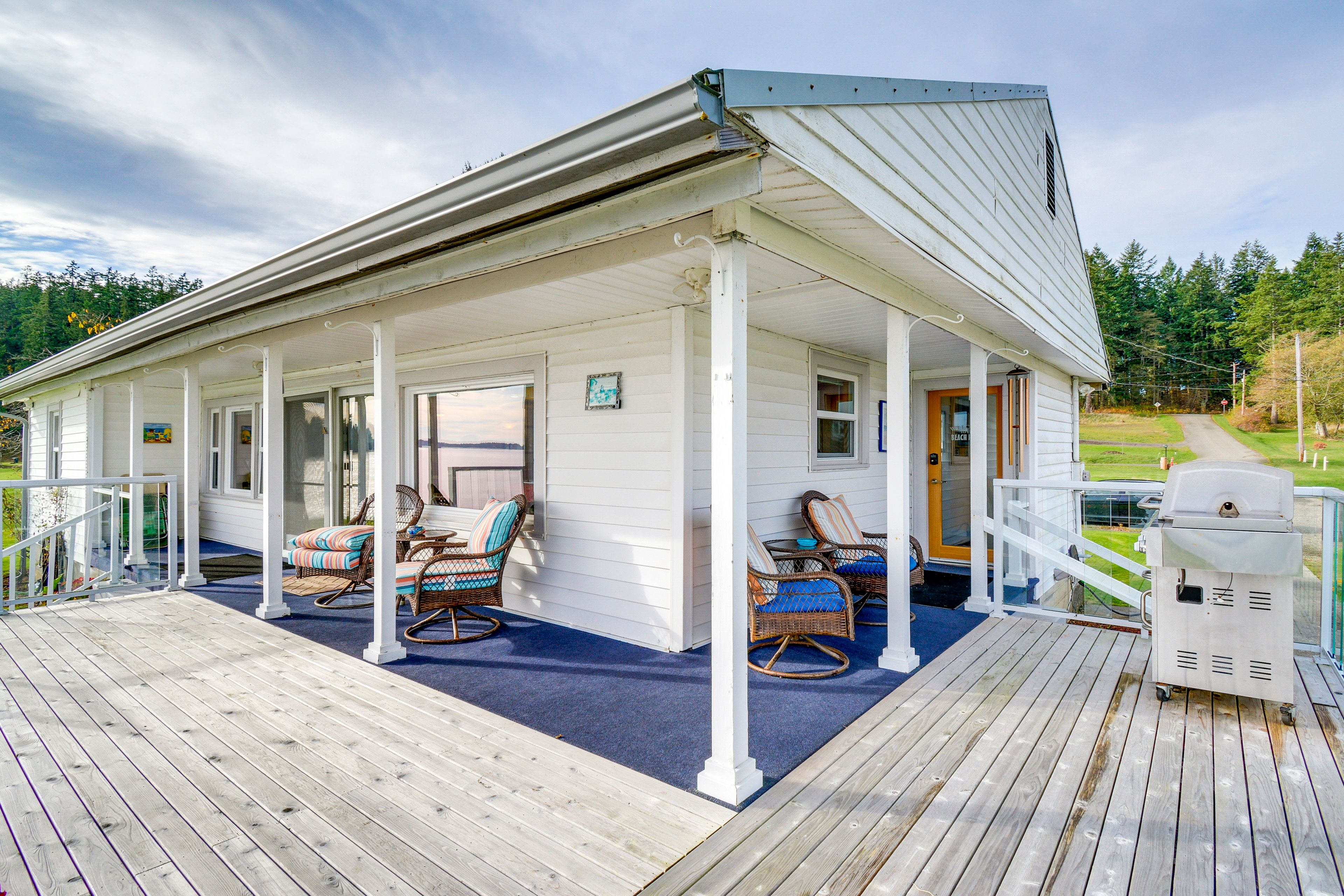 Waterfront Deck | Gas Grill