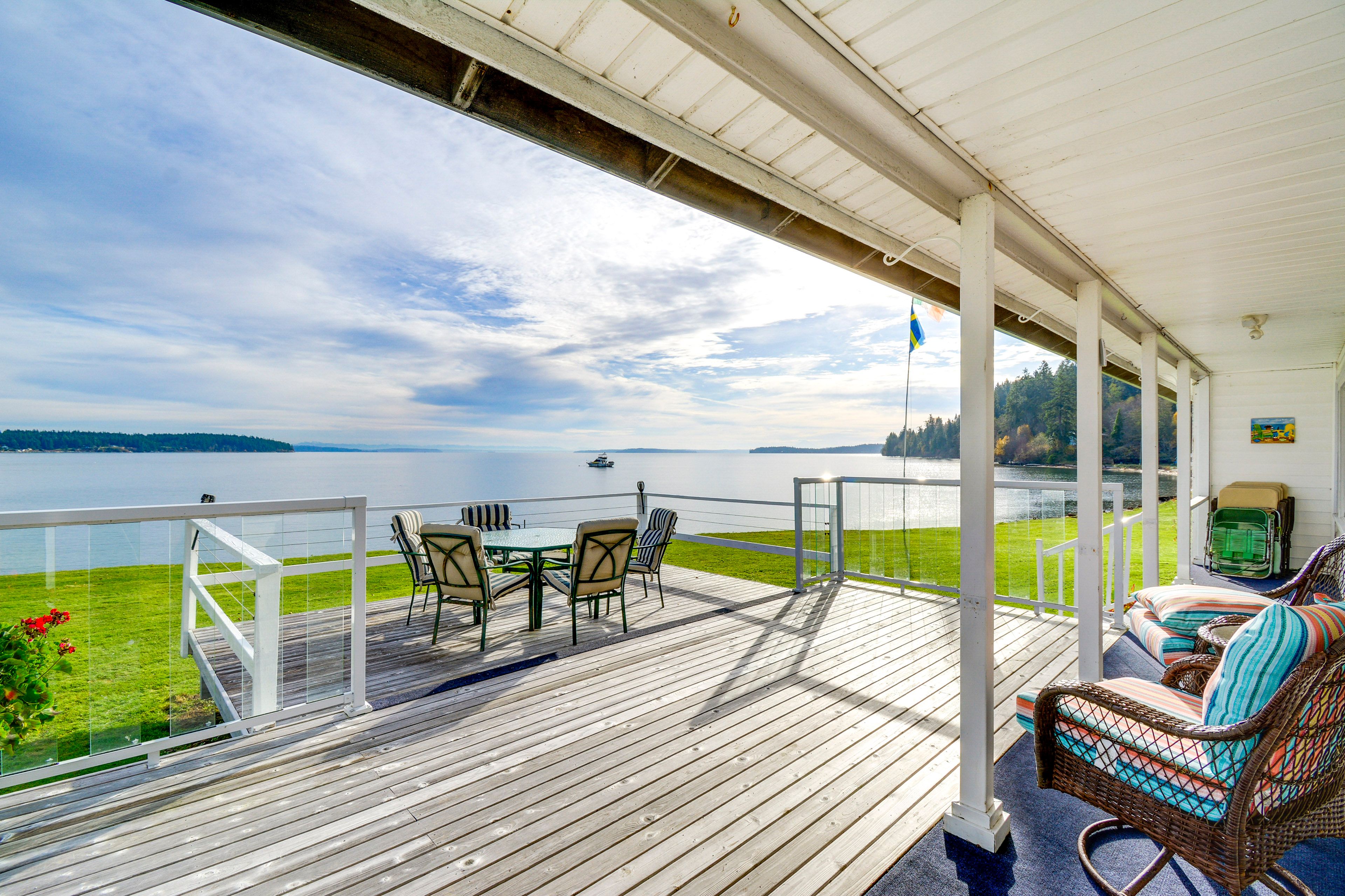 Port Hadlock-Irondale Vacation Rental | 2BR | 1.5BA | Stairs Required