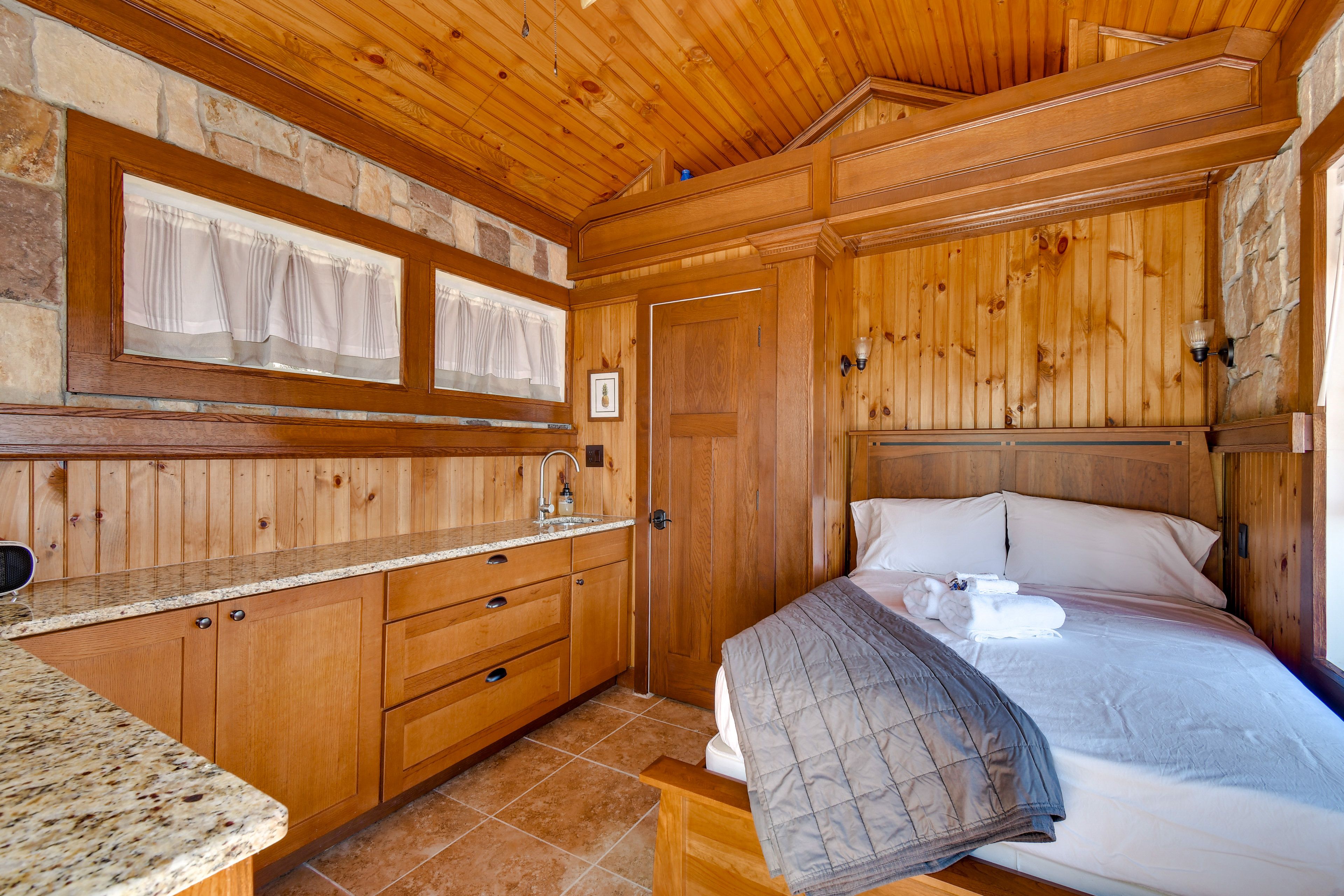 Bedroom 3 (Studio) | Full Bed | 1st Floor