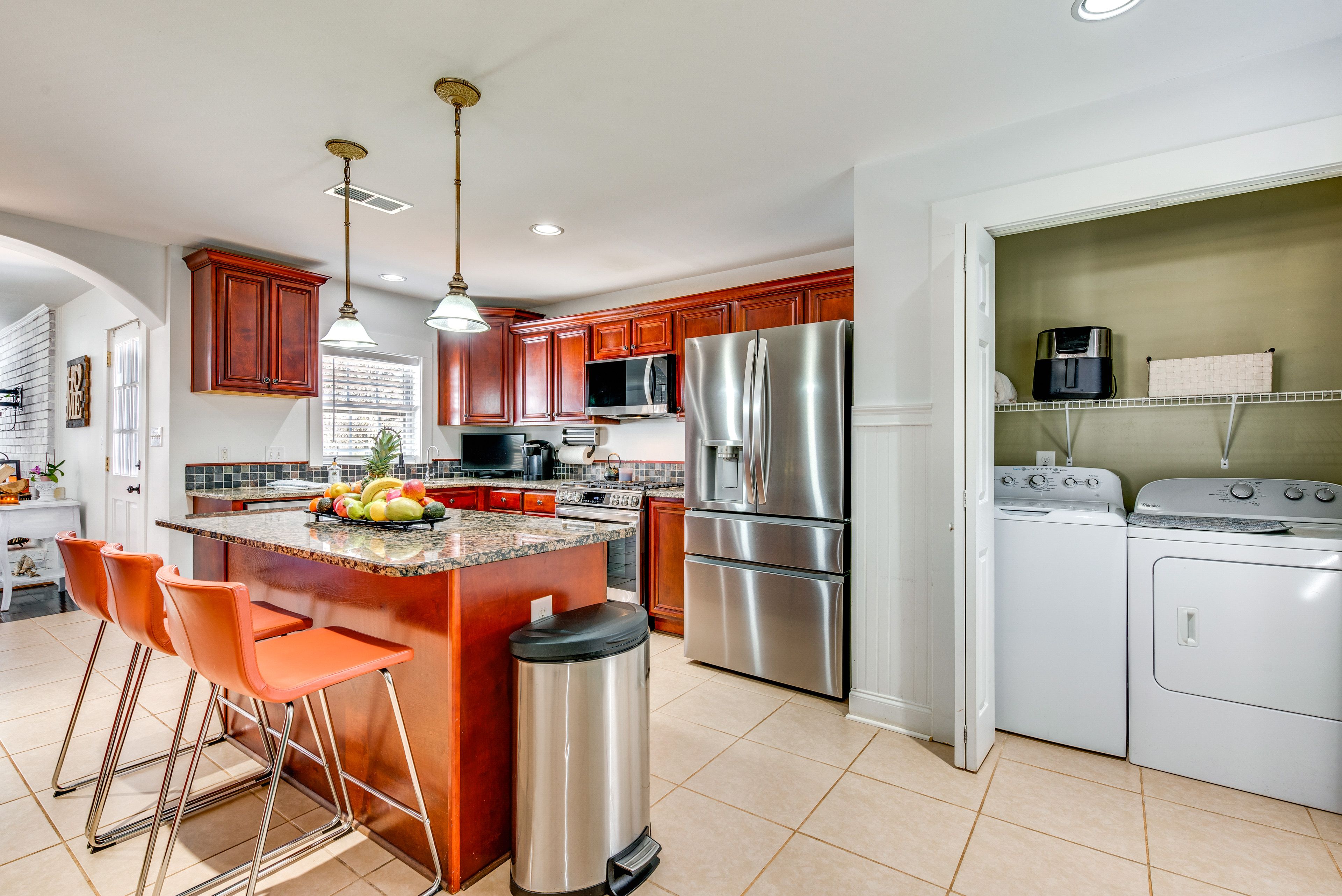 Kitchen | Keurig Pod Coffee Maker | Air Fryer | Washer/Dryer