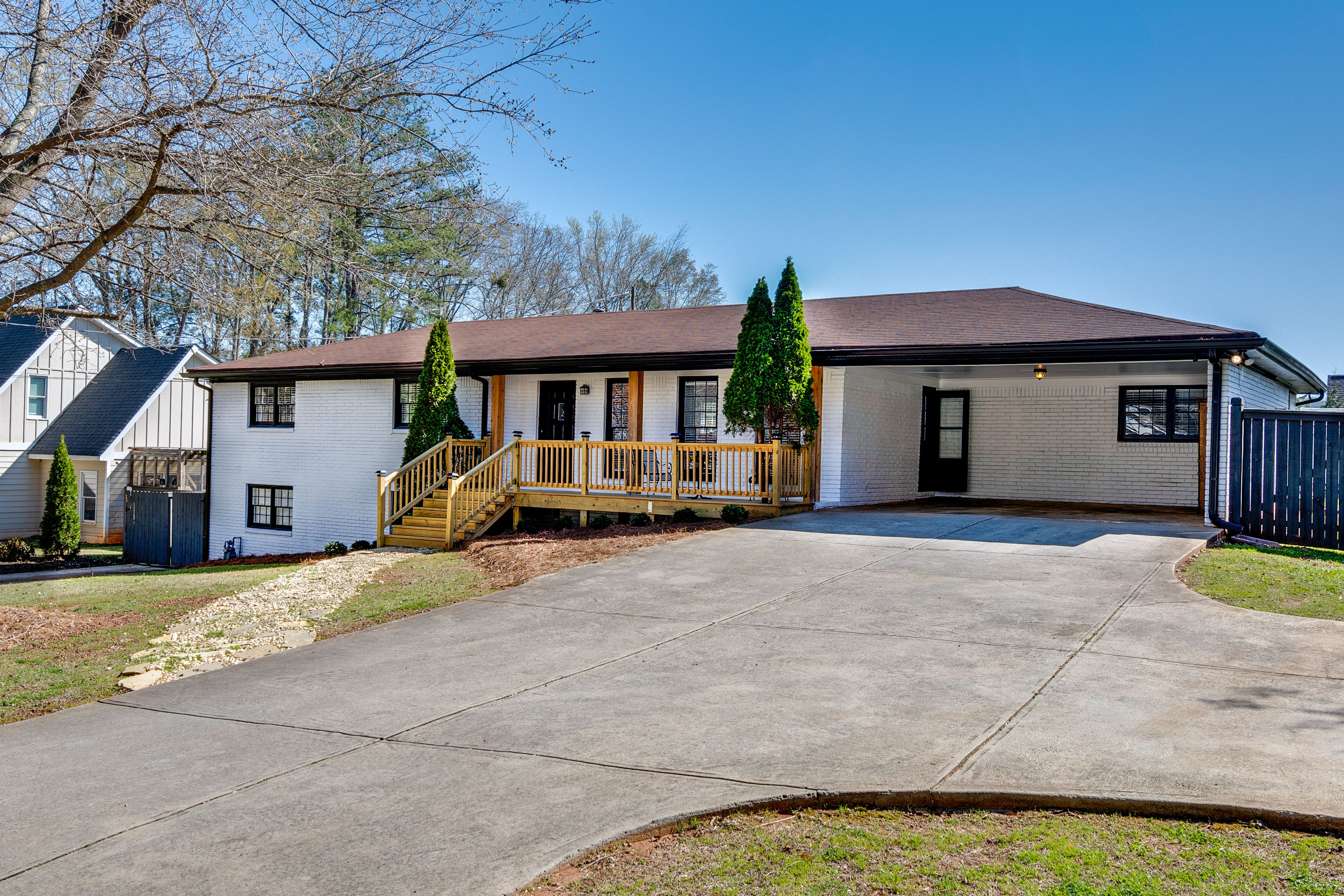 Parking | Driveway (2 Vehicles) | Carport (2 Vehicles)