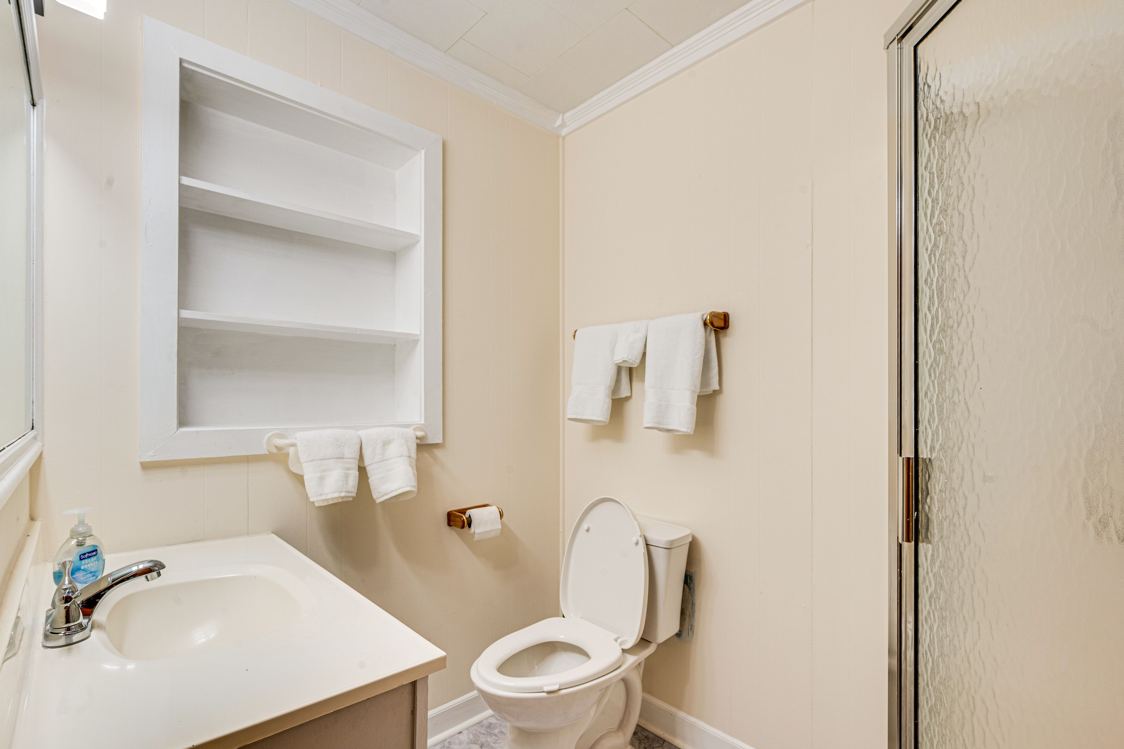 Full Bathroom | Walk-In Shower | Complimentary Toiletries