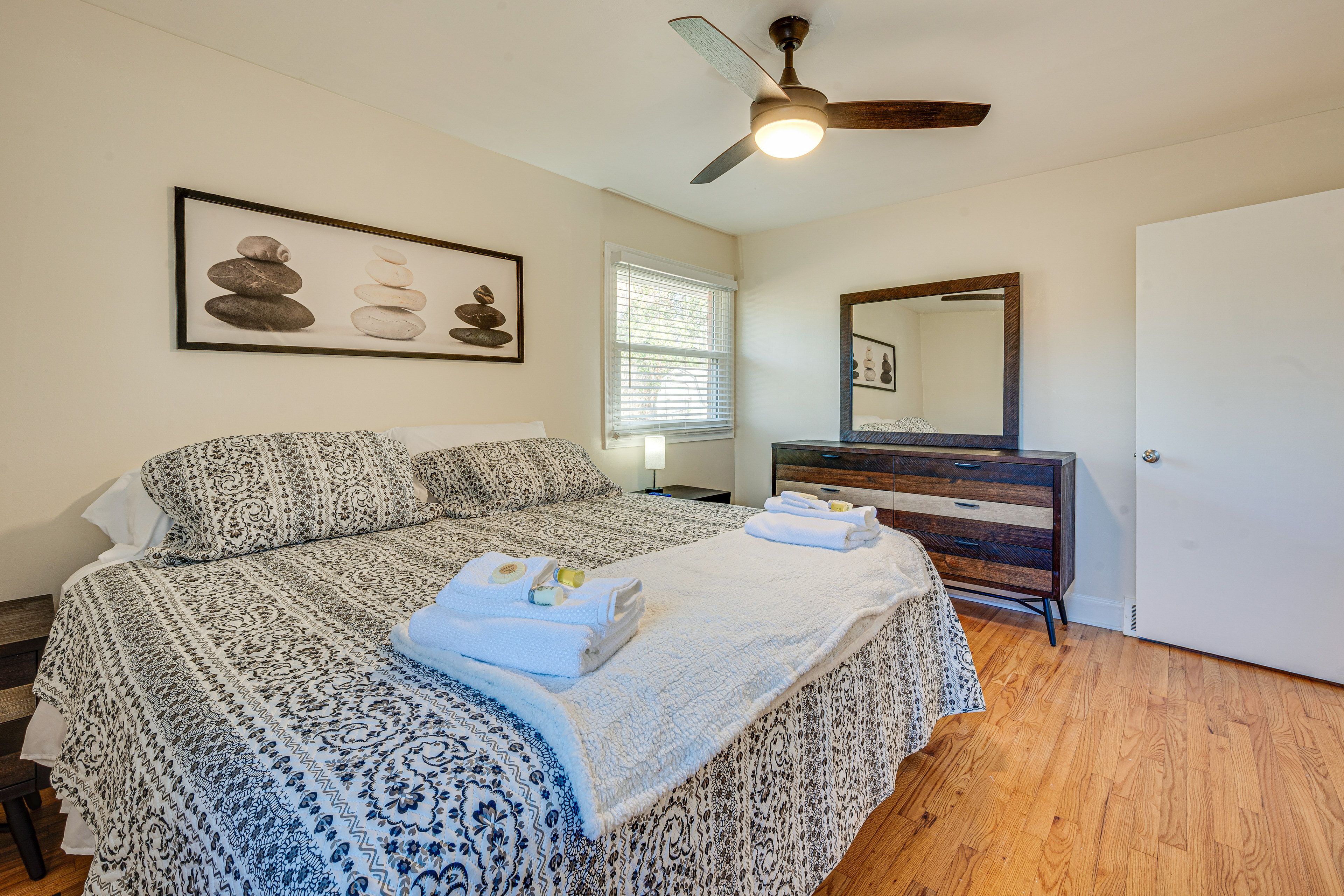 Bedroom 2 | King Bed | Smart TV