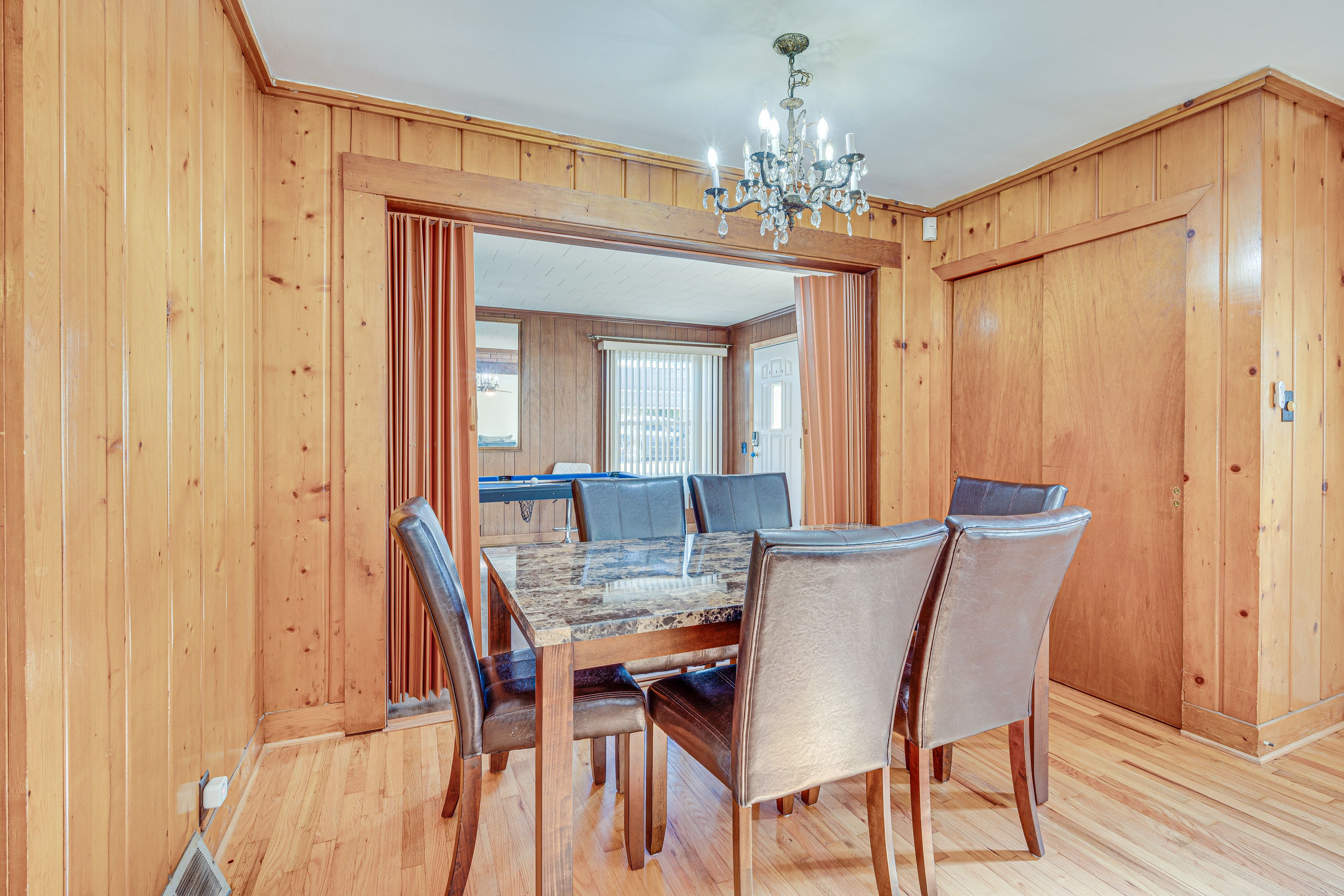 Dining Area | Dining Table | Dishware/Flatware
