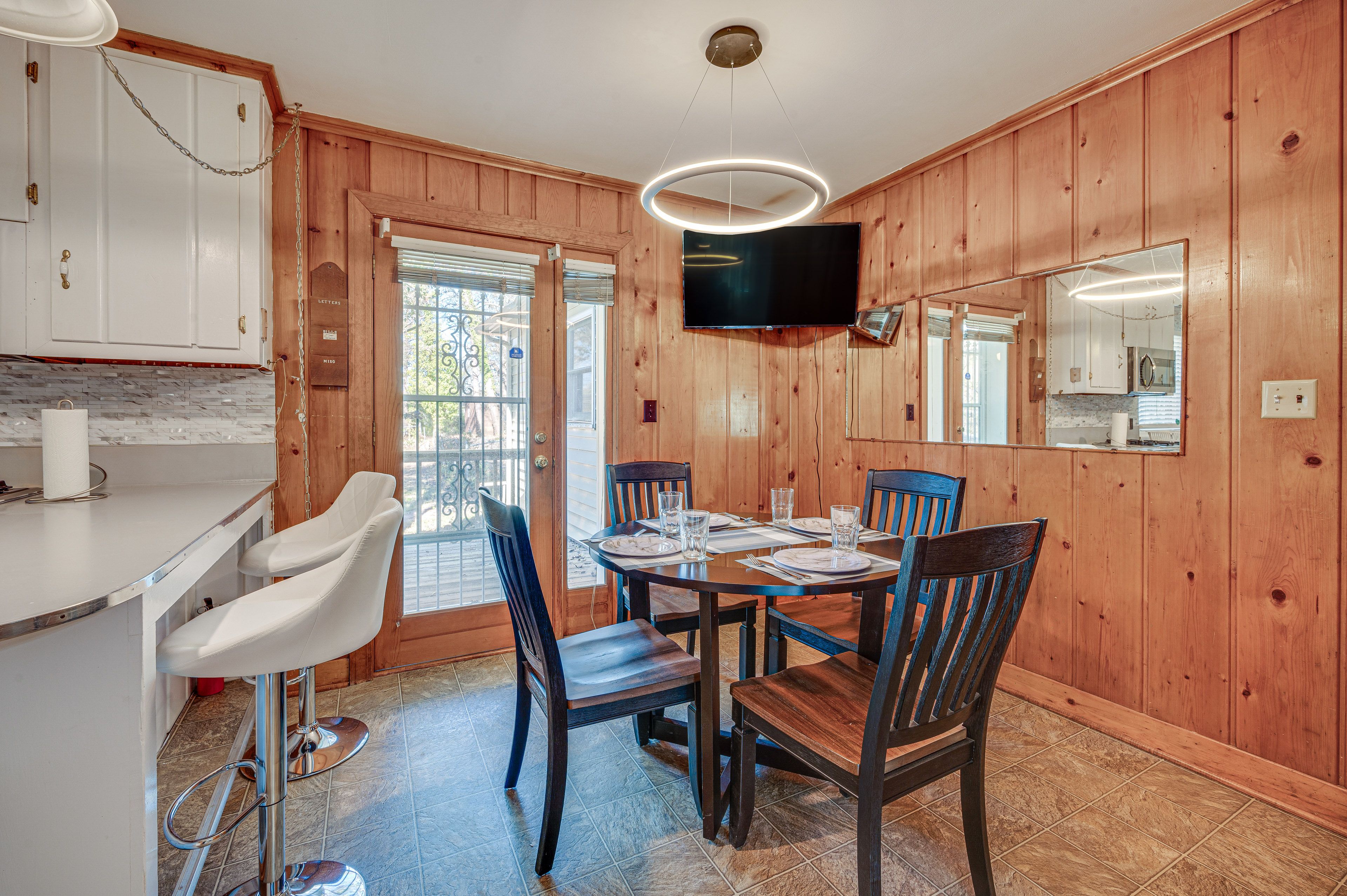Additional Dining Area | Dining Table | Breakfast Bar | Smart TV