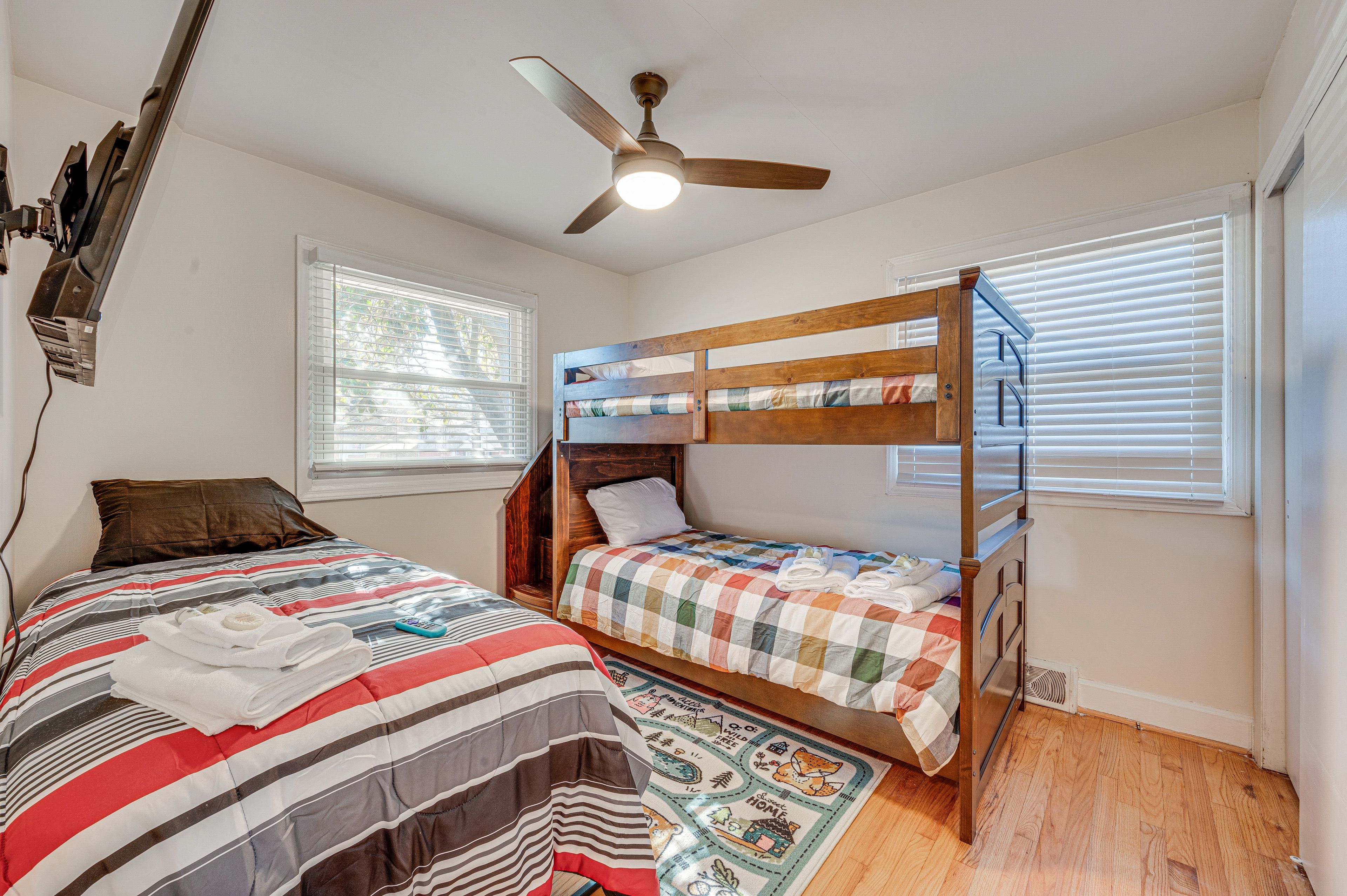 Bedroom 4 | Twin Bed | Twin Bunk Bed | Smart TV