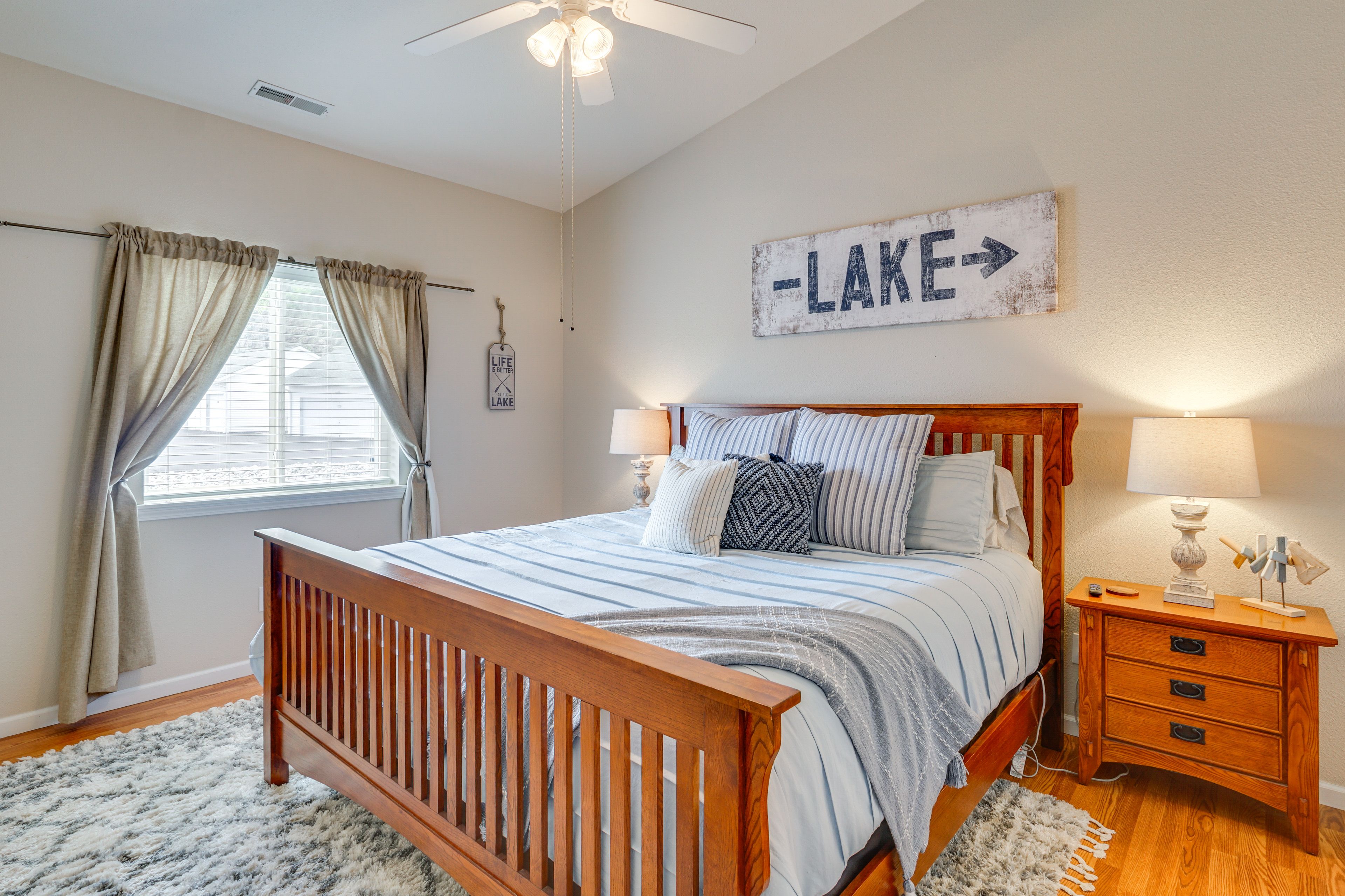 Bedroom 2 | King Bed | Smart TV | Linens Provided
