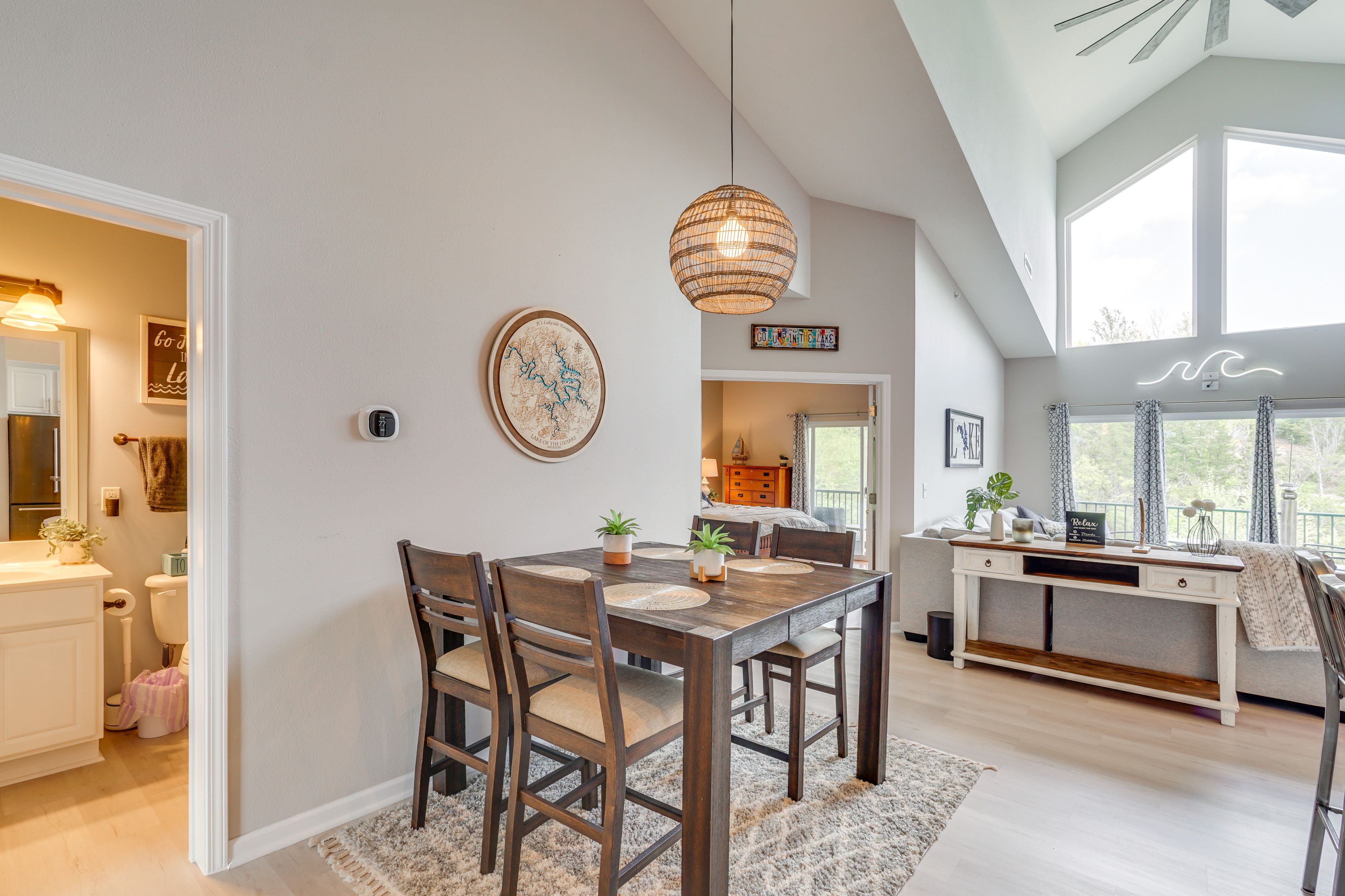 Dining Area | Dishware & Flatware Provided