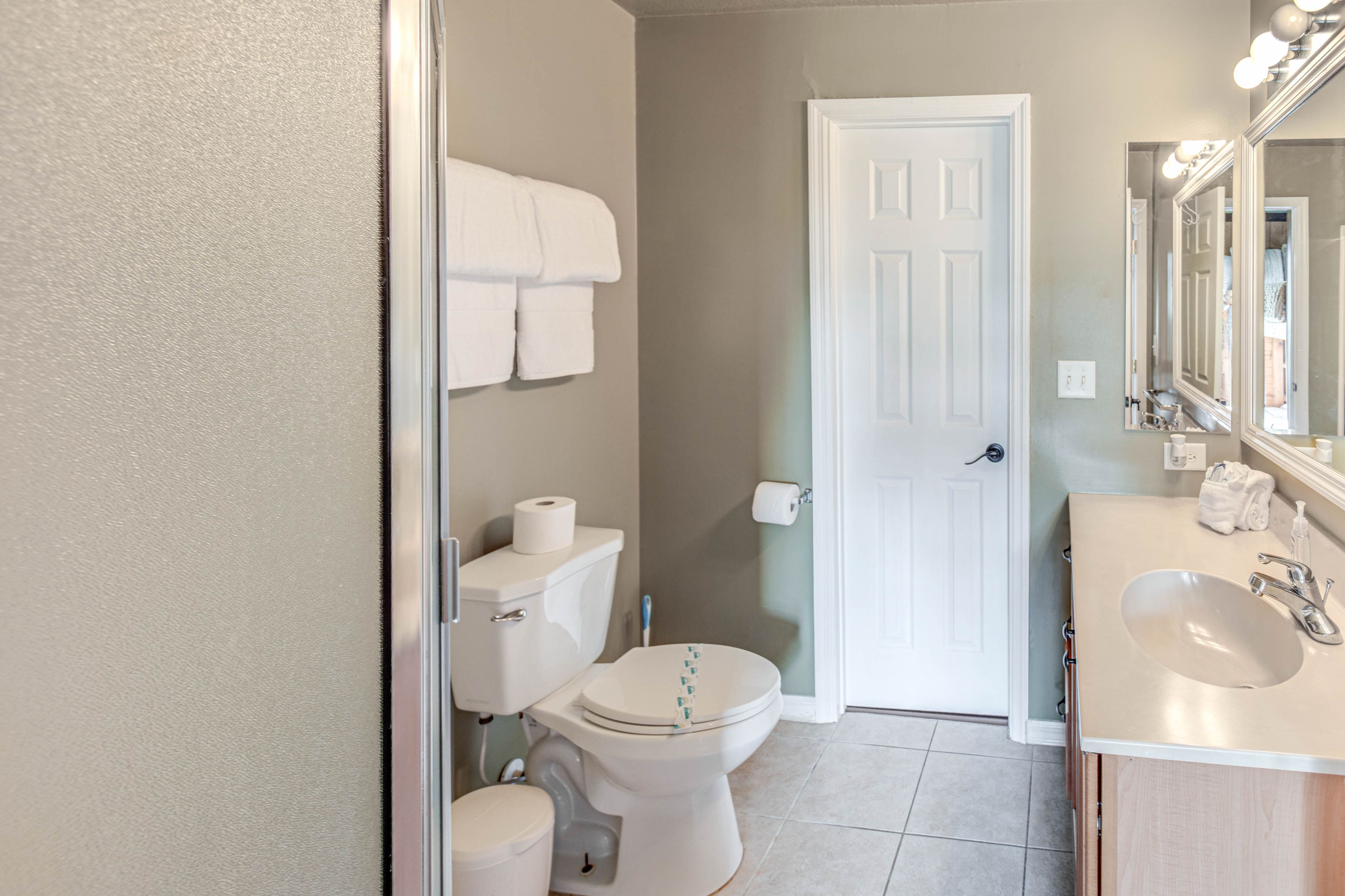 Full Bathroom | Walk-In Shower