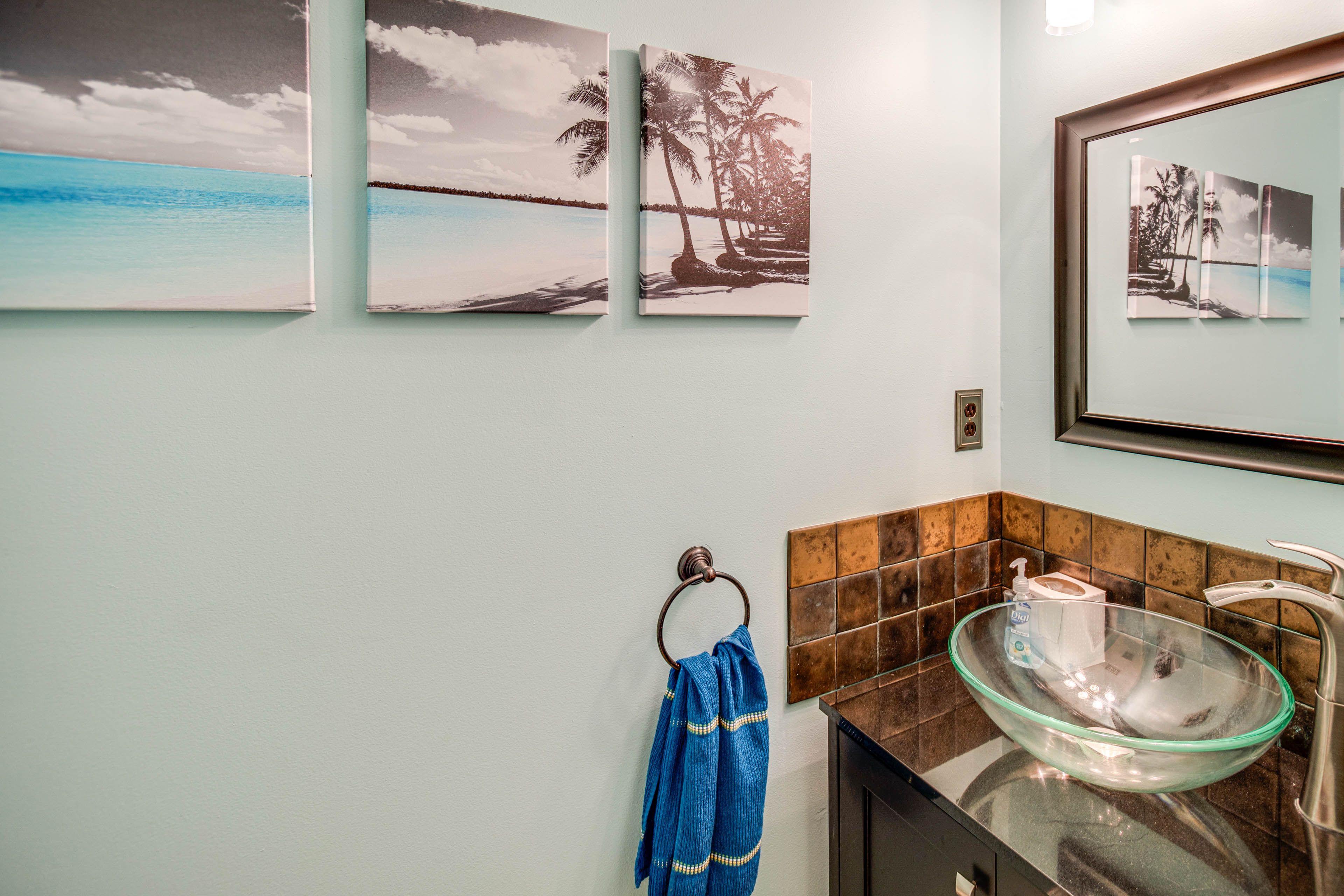Half Bathroom | 1st Floor