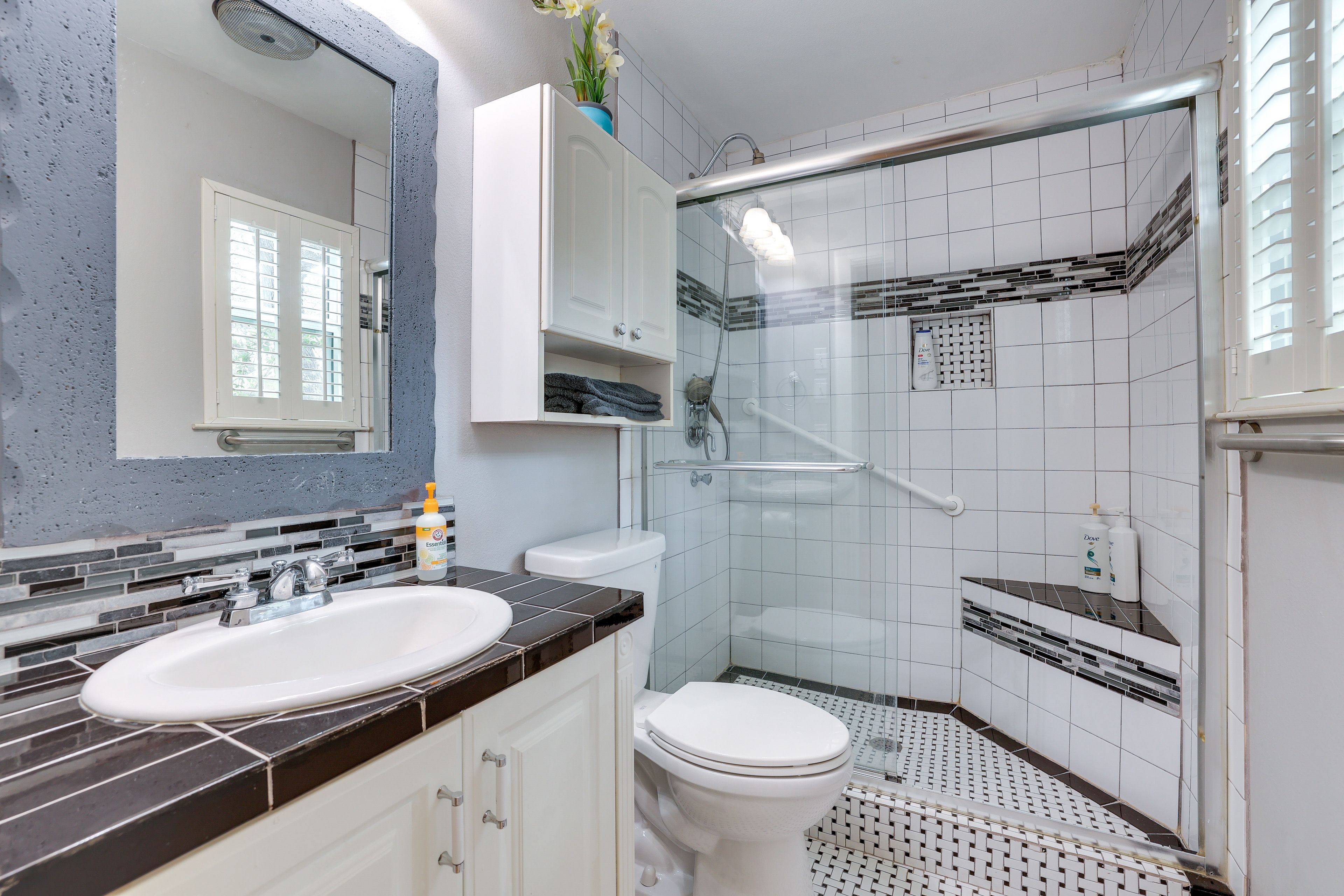Full Bath | Complimentary Toiletries