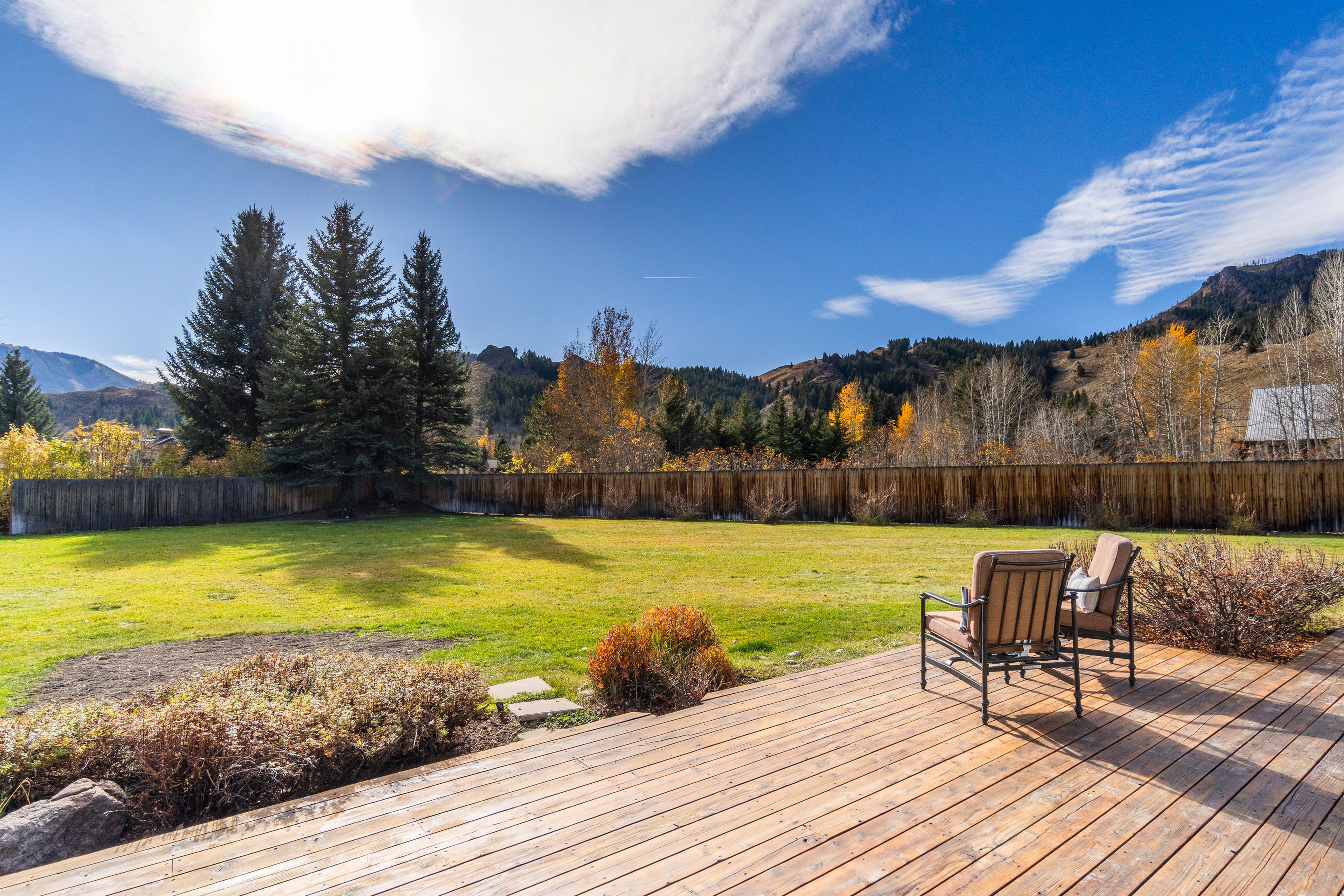 Private Backyard & Deck